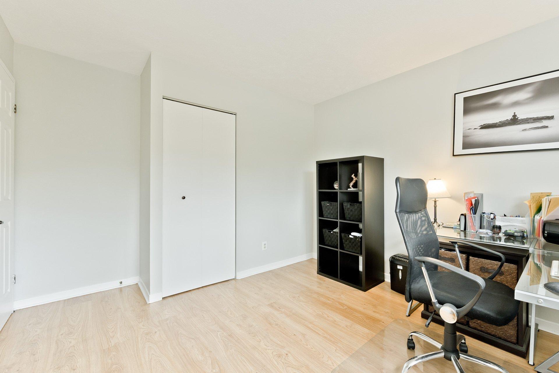 









1045


Rue Merry N.

, 303,
Magog,




QC
J1X2G9

