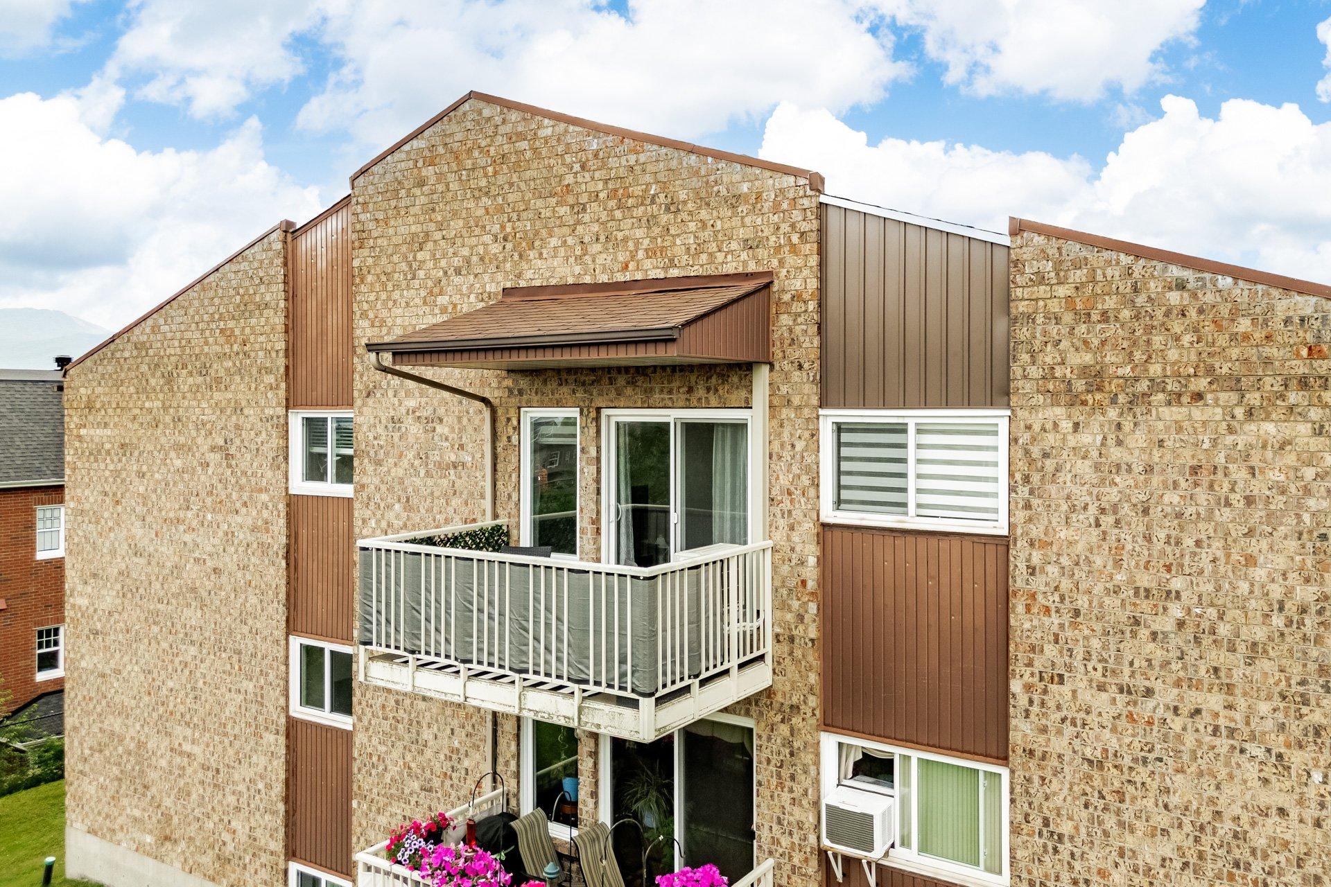 









1045


Rue Merry N.

, 303,
Magog,




QC
J1X2G9

