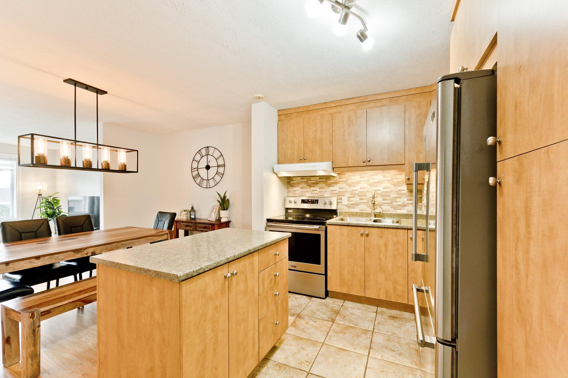 









1045


Rue Merry N.

, 303,
Magog,




QC
J1X2G9

