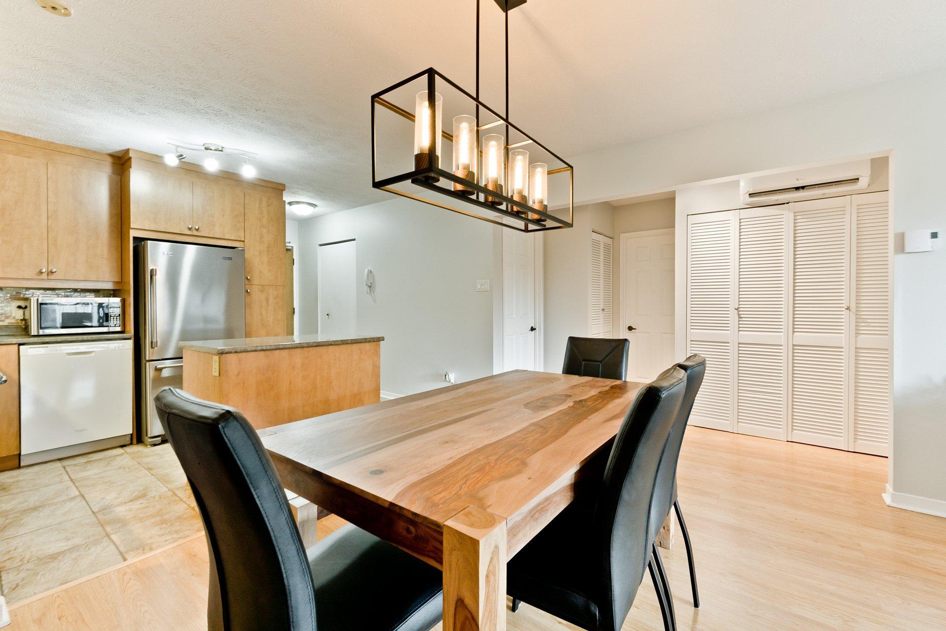 









1045


Rue Merry N.

, 303,
Magog,




QC
J1X2G9

