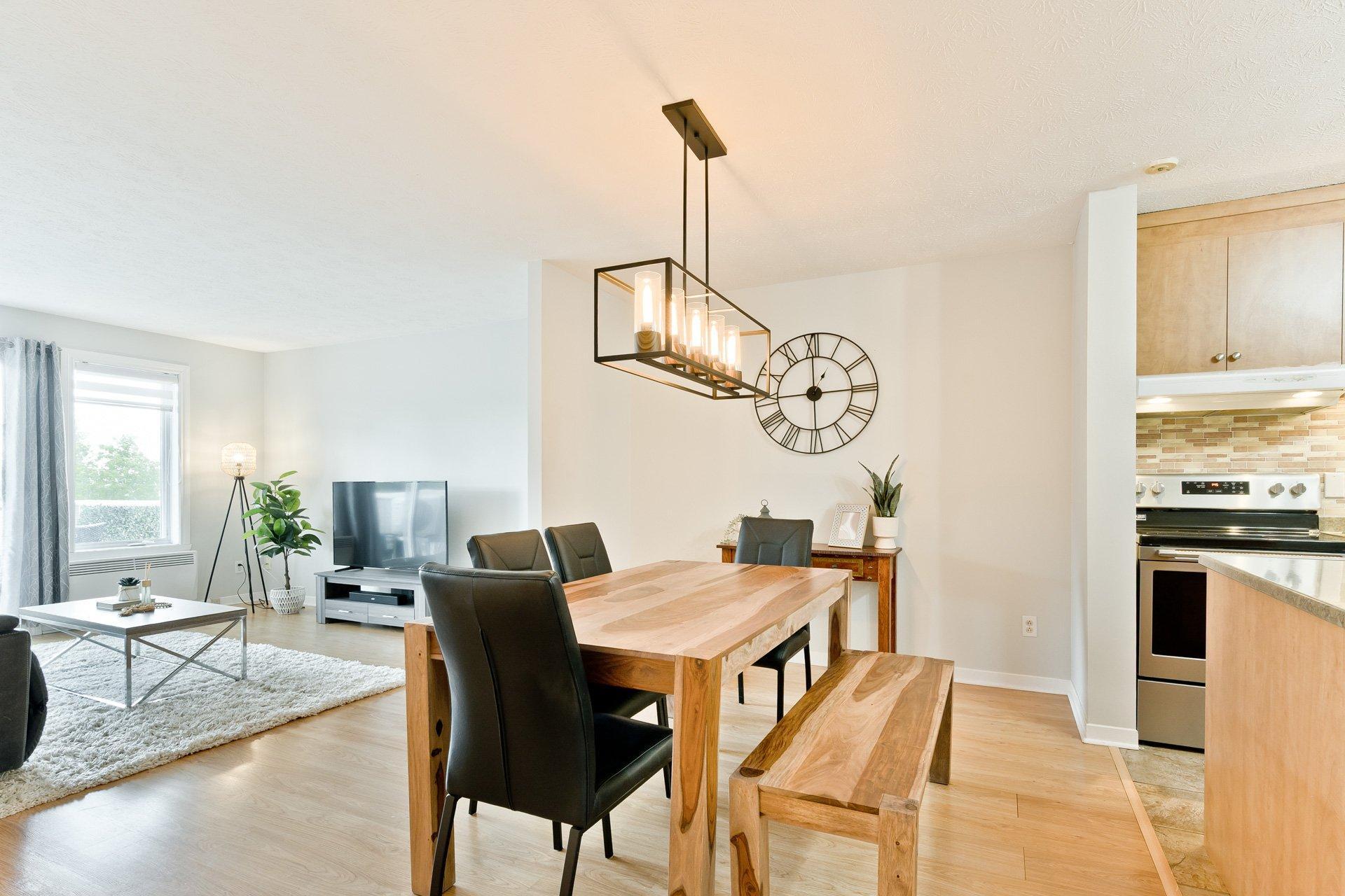 









1045


Rue Merry N.

, 303,
Magog,




QC
J1X2G9


