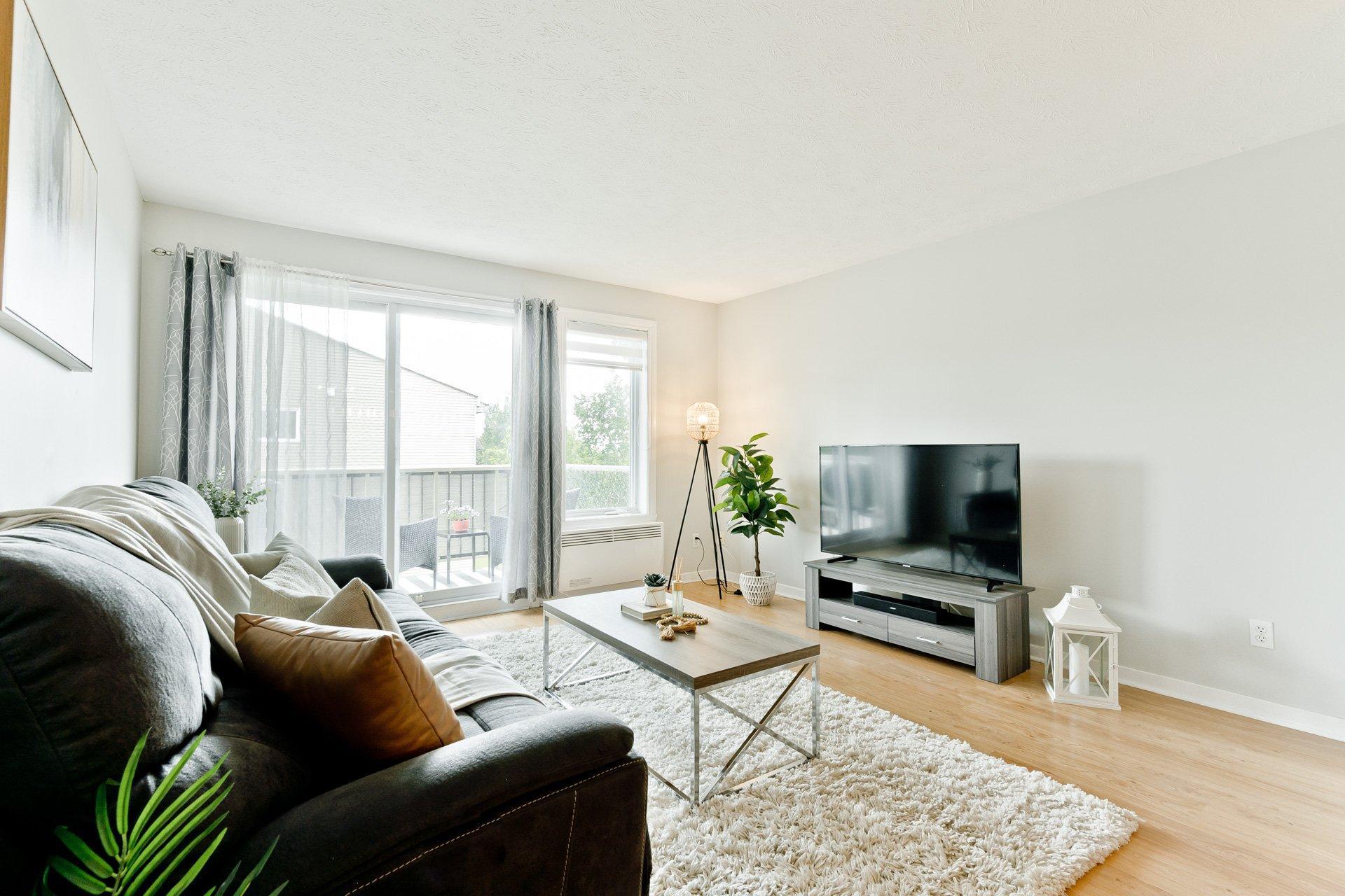 









1045


Rue Merry N.

, 303,
Magog,




QC
J1X2G9

