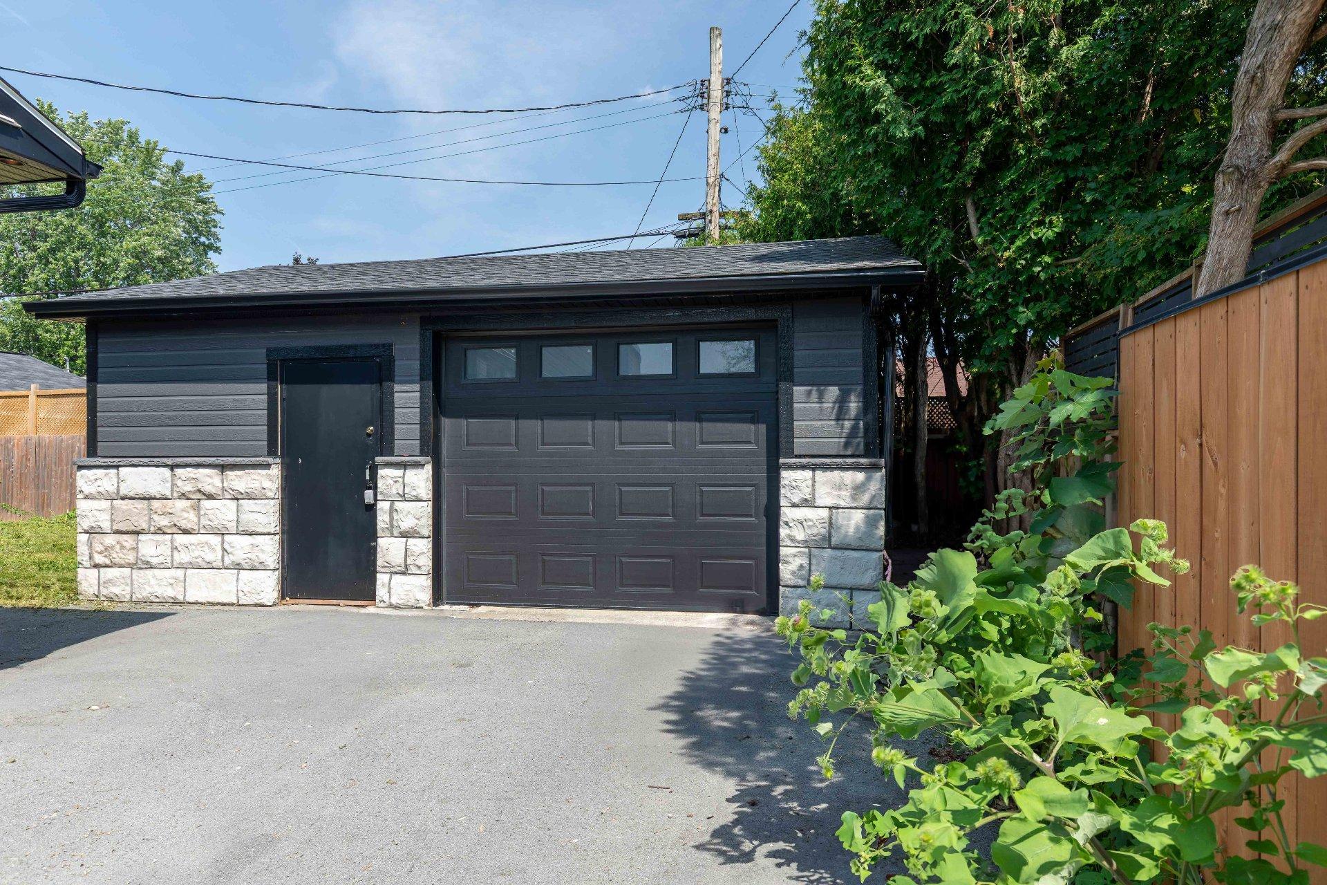 









104


Rue Léger

,
Gatineau (Gatineau),




QC
J8P4H4

