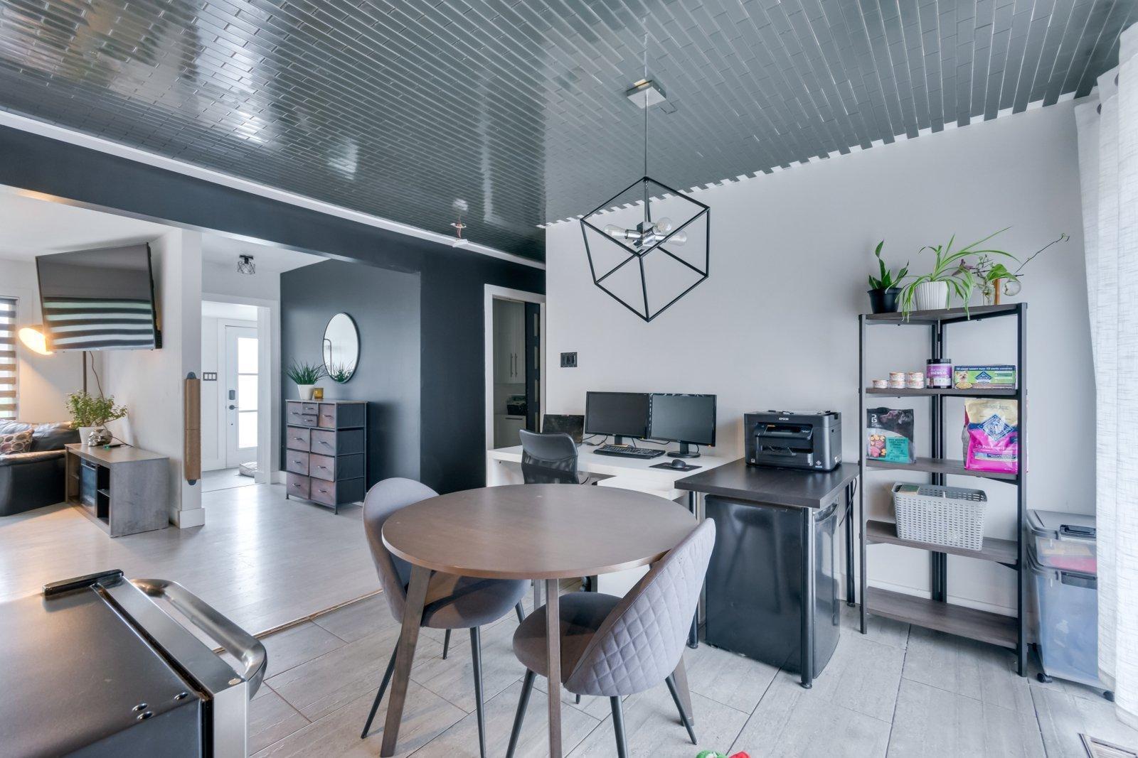 









104


Rue Léger

,
Gatineau (Gatineau),




QC
J8P4H4

