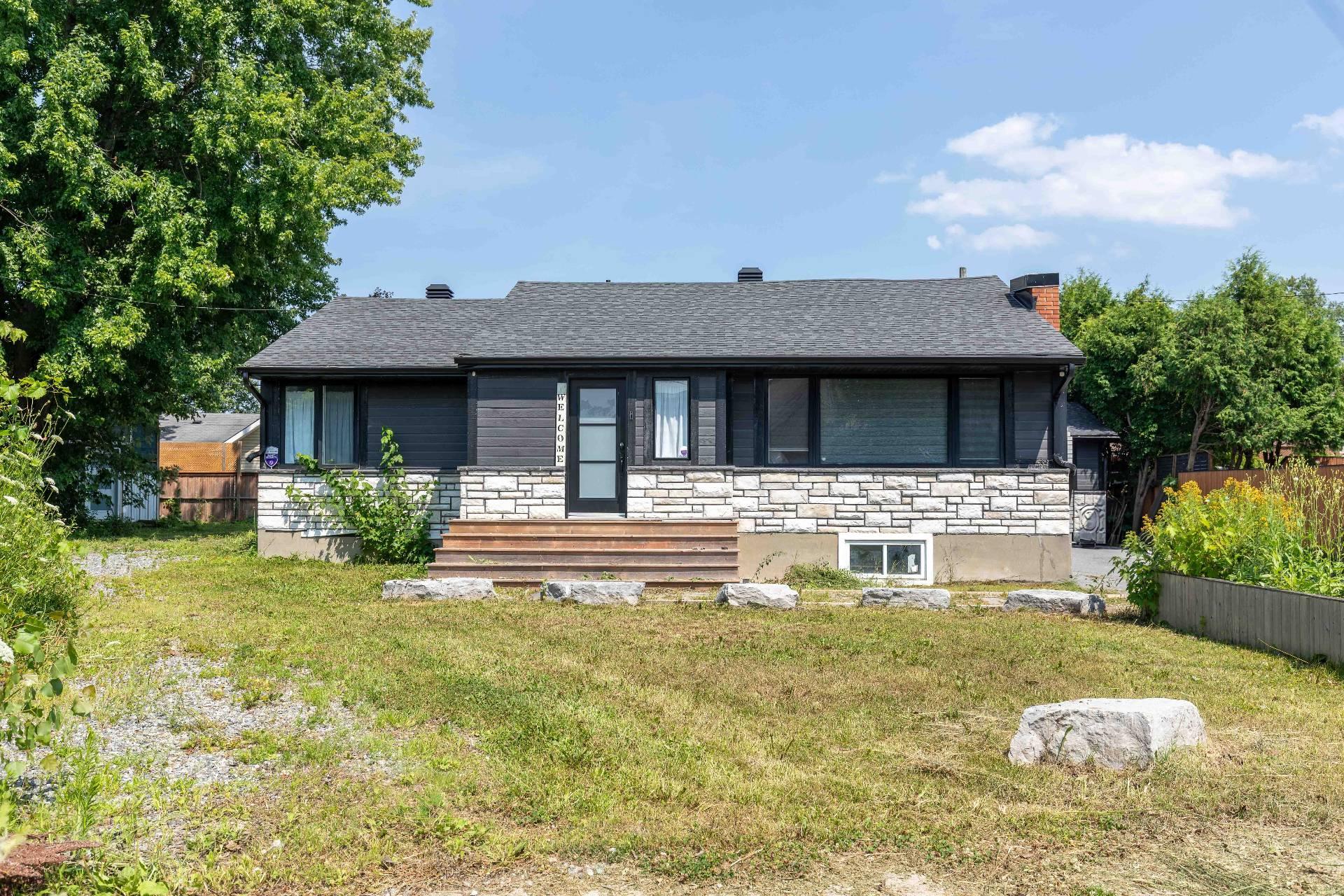 









104


Rue Léger

,
Gatineau (Gatineau),




QC
J8P4H4


