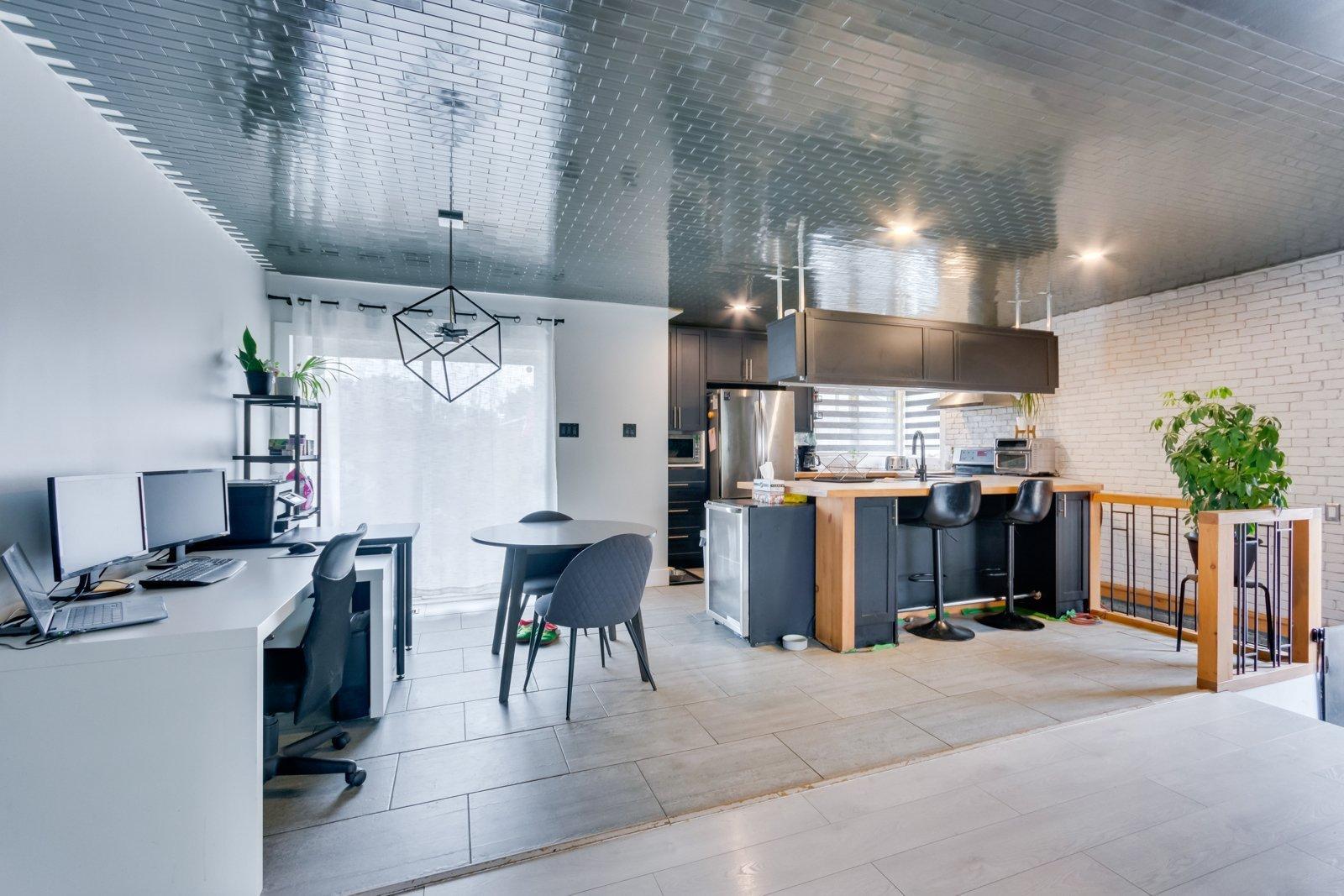 









104


Rue Léger

,
Gatineau (Gatineau),




QC
J8P4H4

