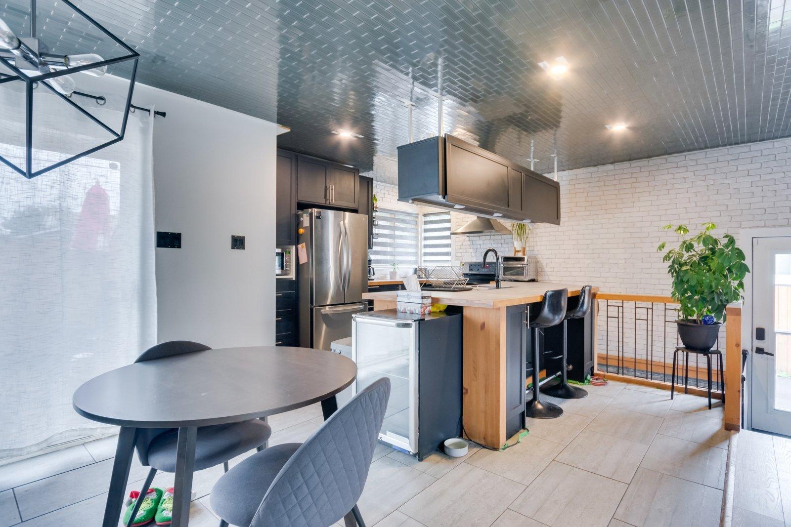 









104


Rue Léger

,
Gatineau (Gatineau),




QC
J8P4H4

