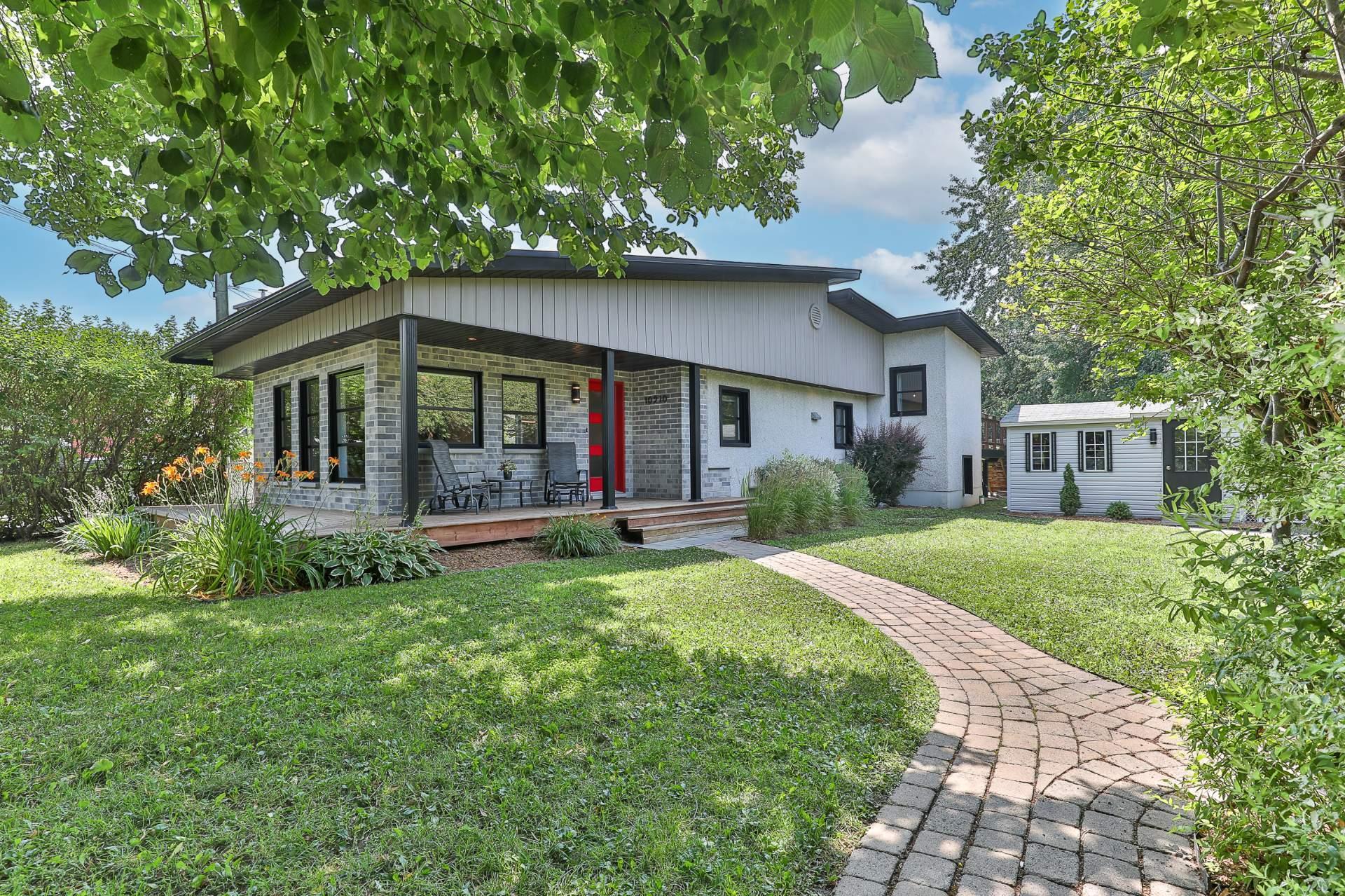 









10210


Rue Vaillancourt

,
Laval (Saint-François),




QC
H7A4C2

