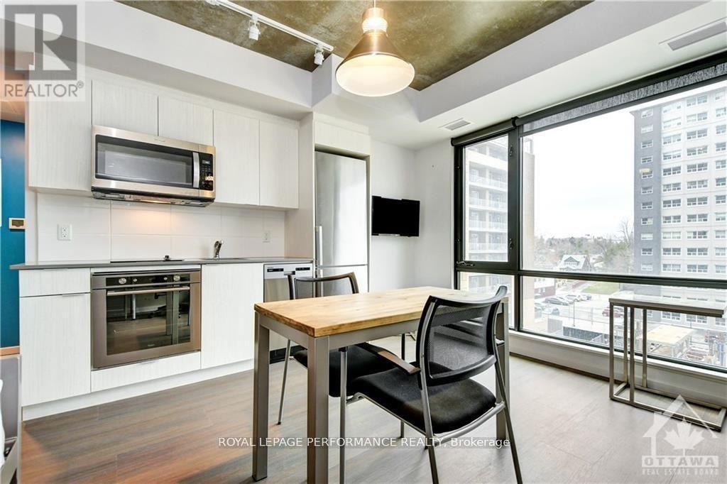 












718 - 105 CHAMPAGNE AVENUE

,
Ottawa,




Ontario
K1S4P3

