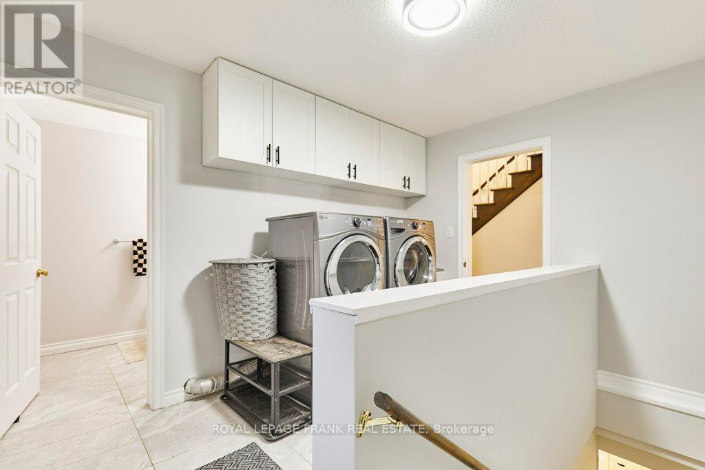 












1645 ACORN LANE

,
Pickering,




Ontario
L1Y1A7

