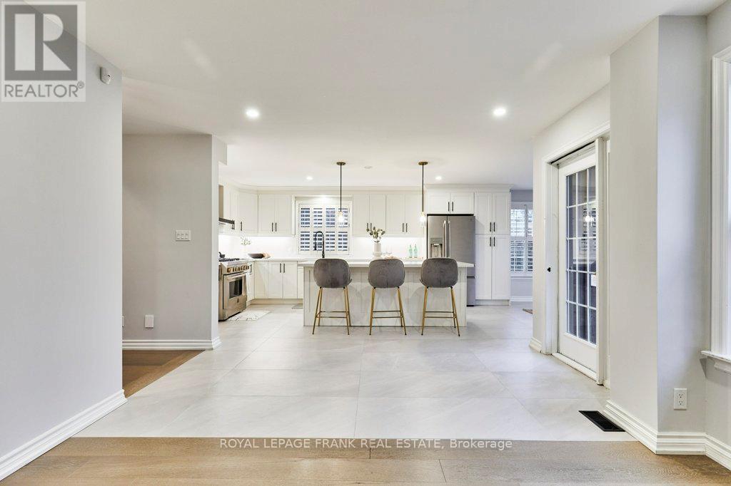 












1645 ACORN LANE

,
Pickering,




Ontario
L1Y1A7

