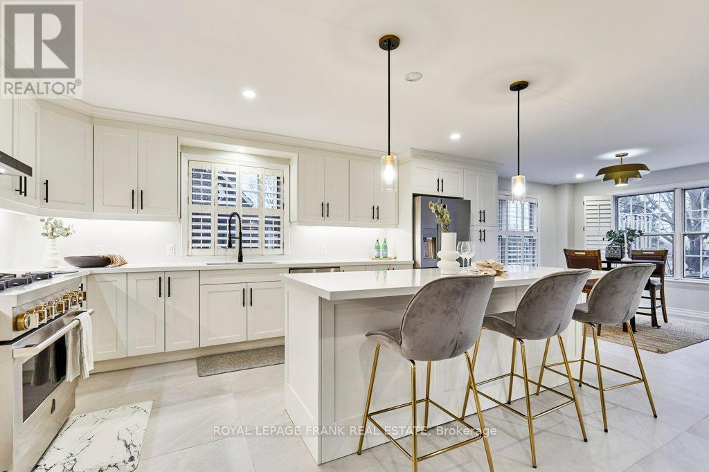












1645 ACORN LANE

,
Pickering,




Ontario
L1Y1A7

