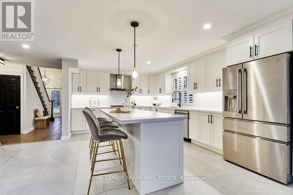 












1645 ACORN LANE

,
Pickering,




Ontario
L1Y1A7

