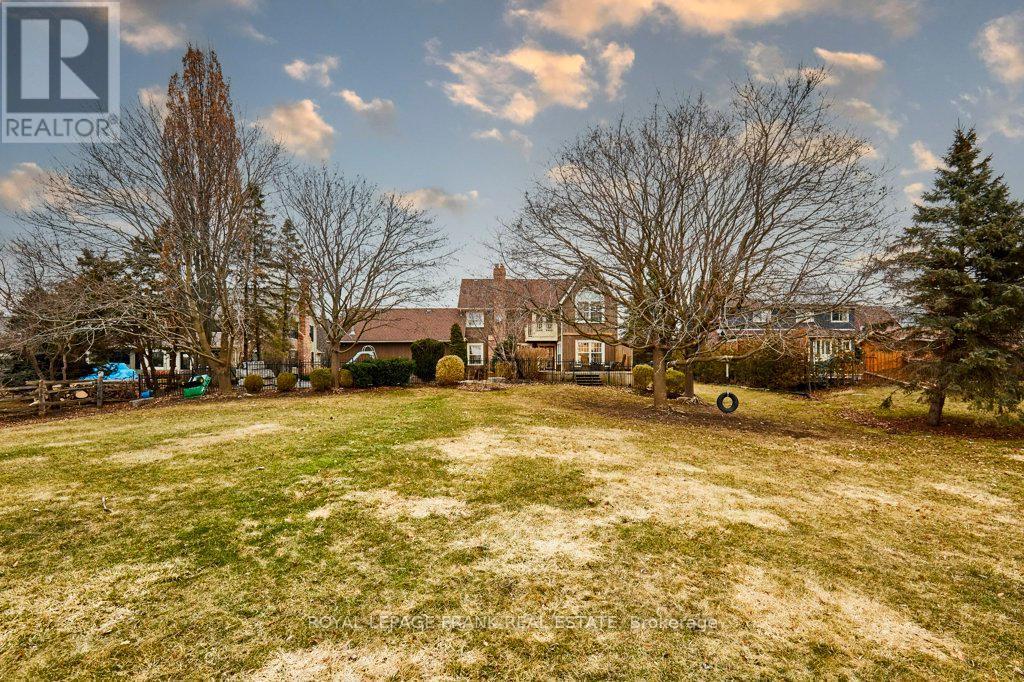 












1645 ACORN LANE

,
Pickering,




Ontario
L1Y1A7

