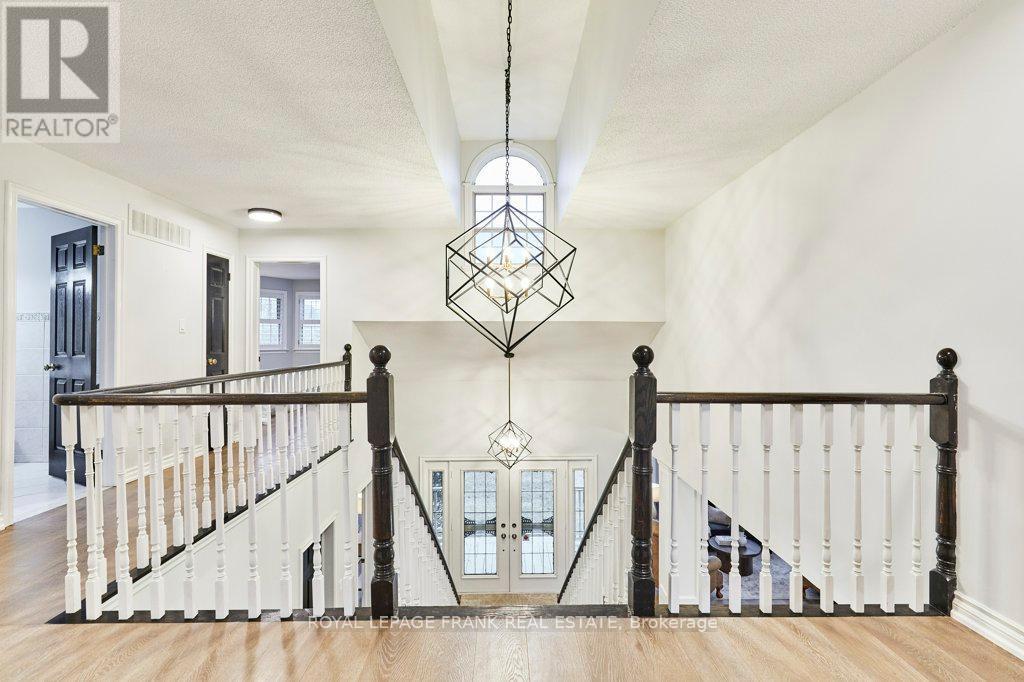 












1645 ACORN LANE

,
Pickering,




Ontario
L1Y1A7

