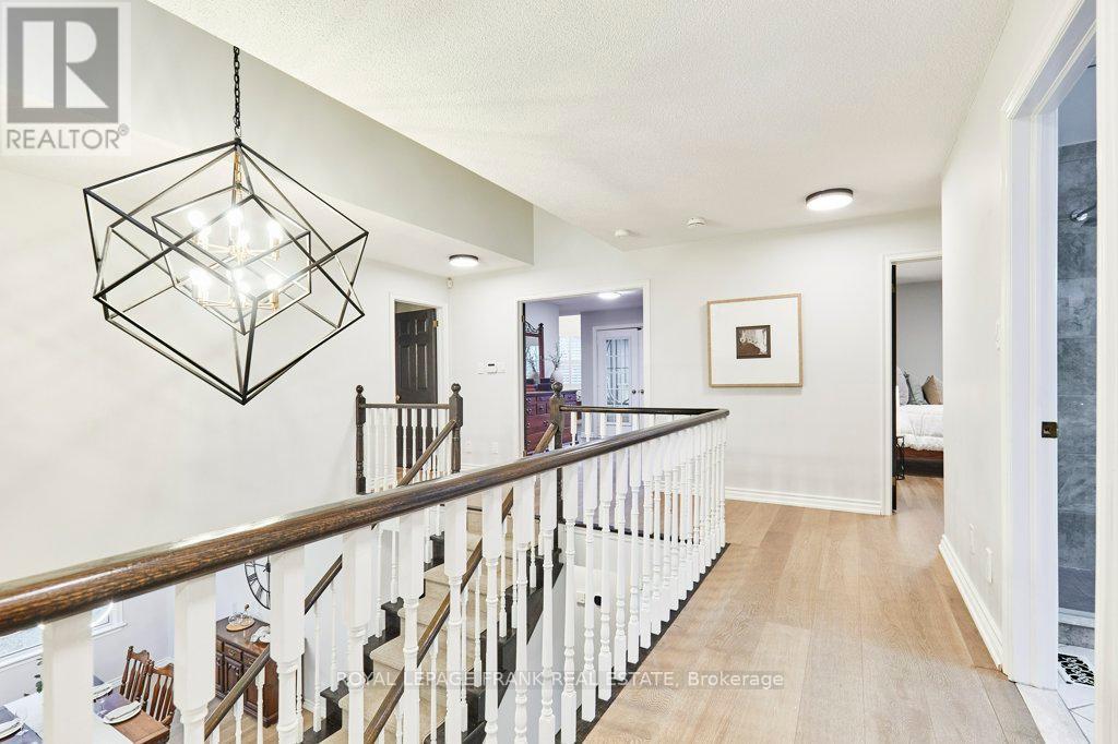 












1645 ACORN LANE

,
Pickering,




Ontario
L1Y1A7

