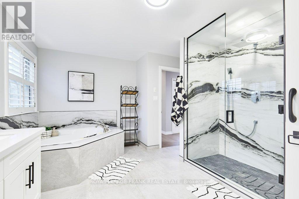 












1645 ACORN LANE

,
Pickering,




Ontario
L1Y1A7

