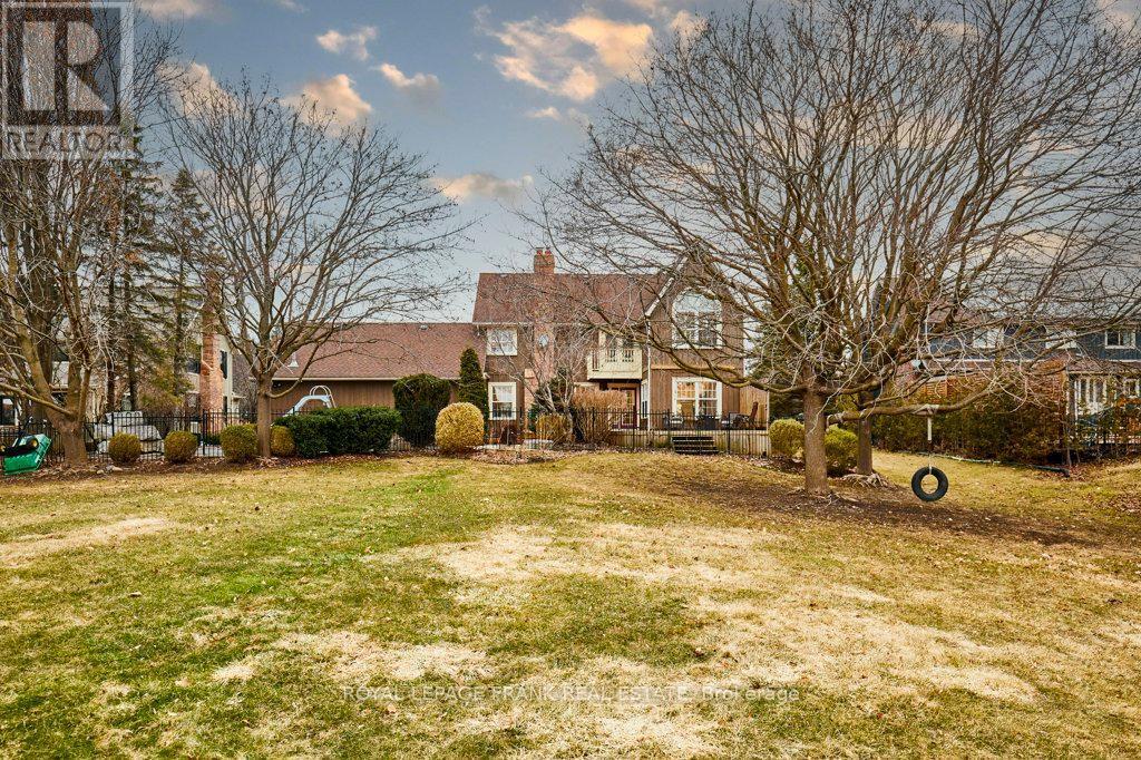 












1645 ACORN LANE

,
Pickering,




Ontario
L1Y1A7

