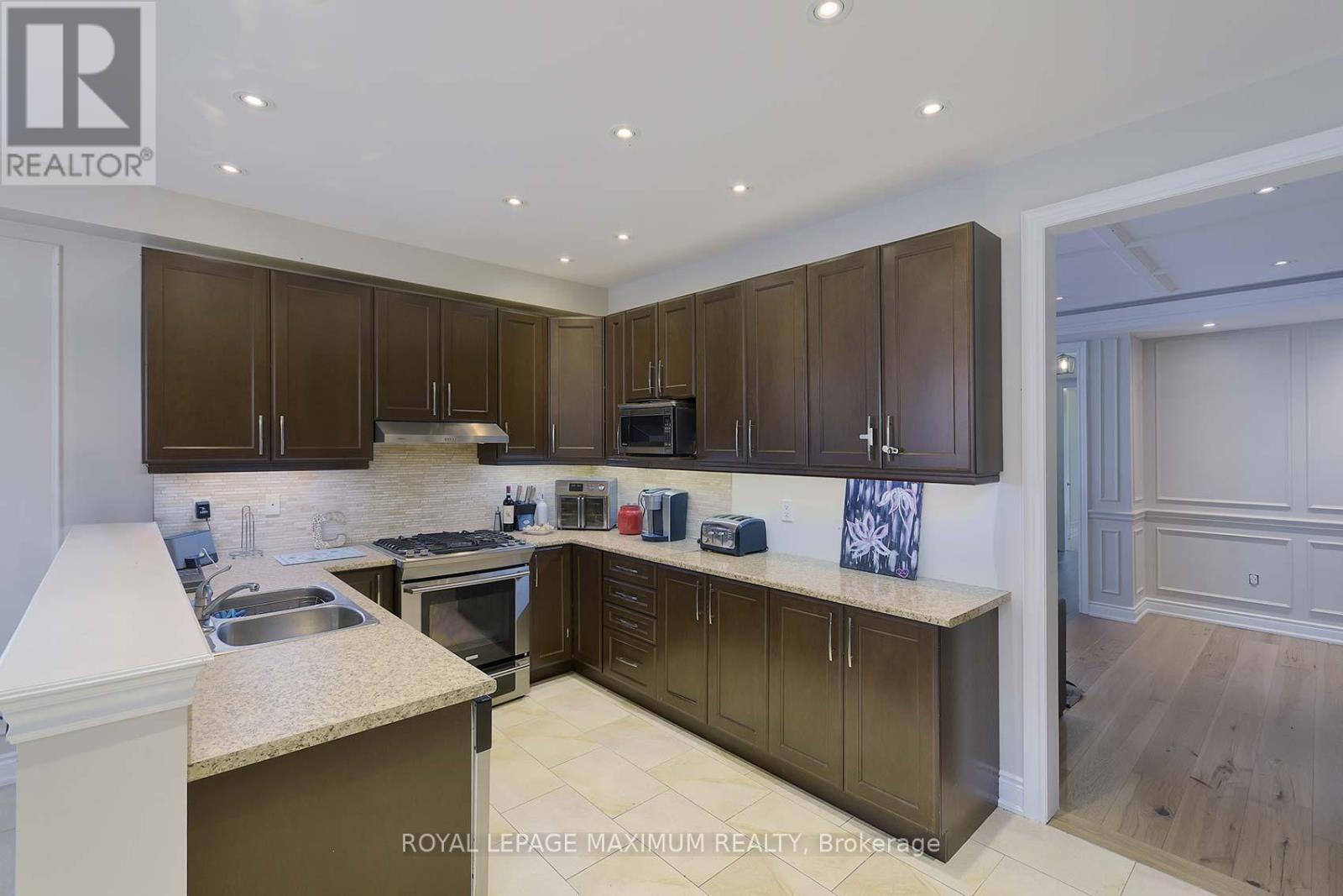 












8 SEDGEWICK PLACE

,
Vaughan,




Ontario
L4H3L5

