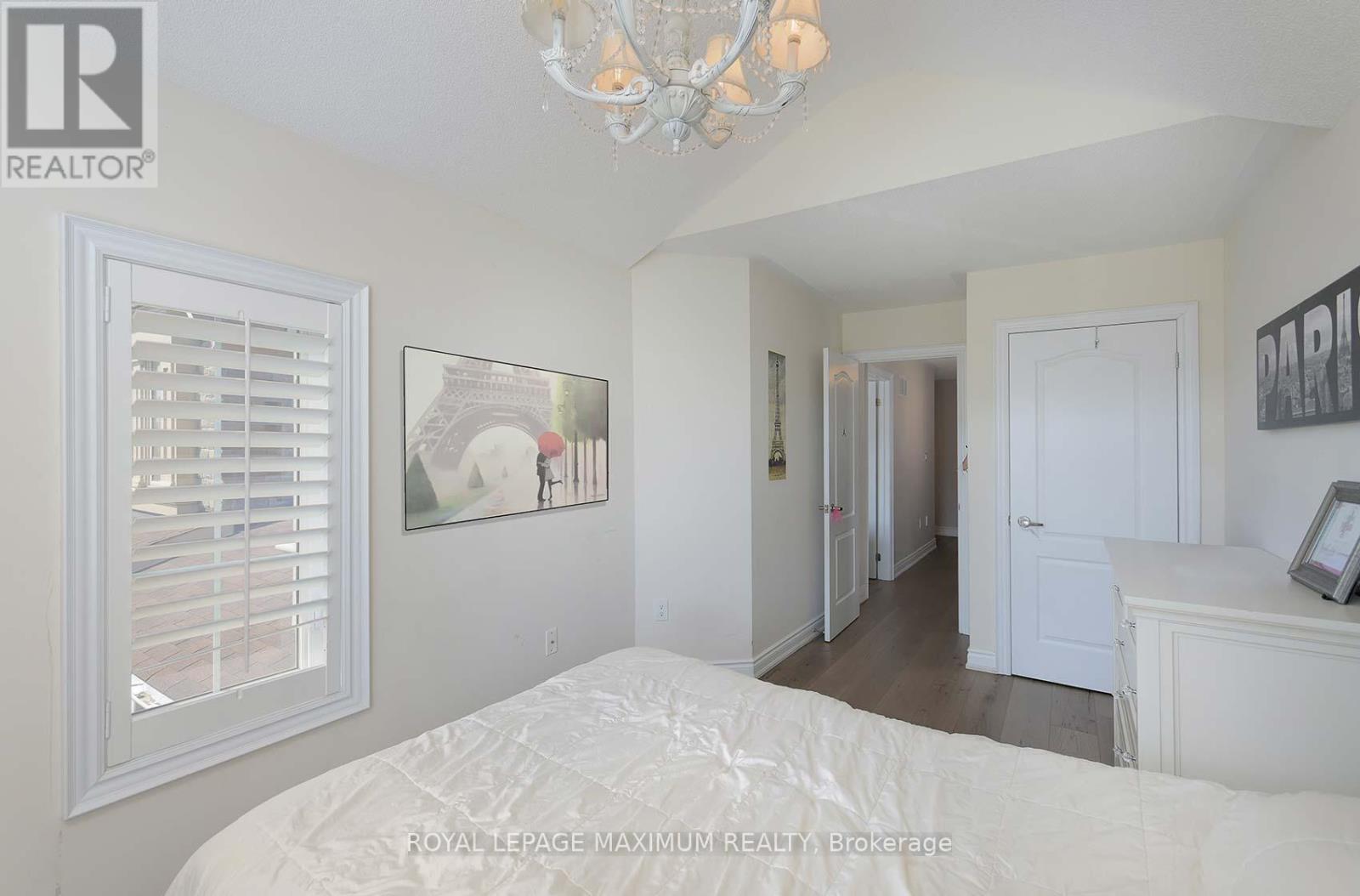












8 SEDGEWICK PLACE

,
Vaughan,




Ontario
L4H3L5

