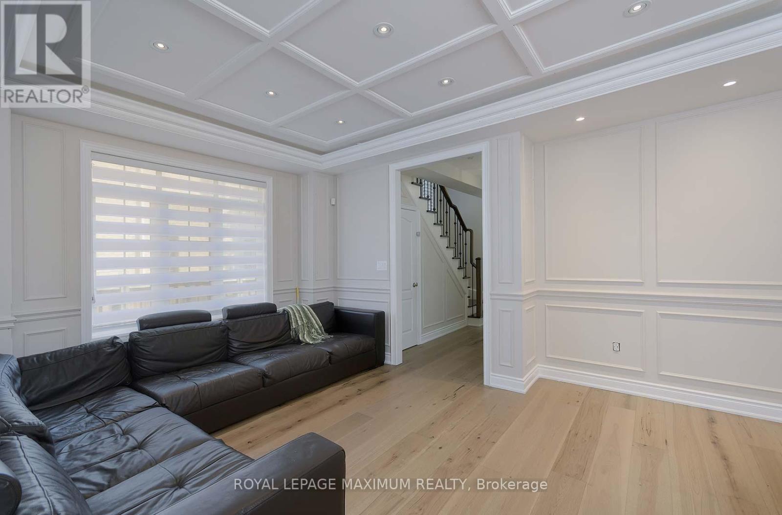 












8 SEDGEWICK PLACE

,
Vaughan,




Ontario
L4H3L5

