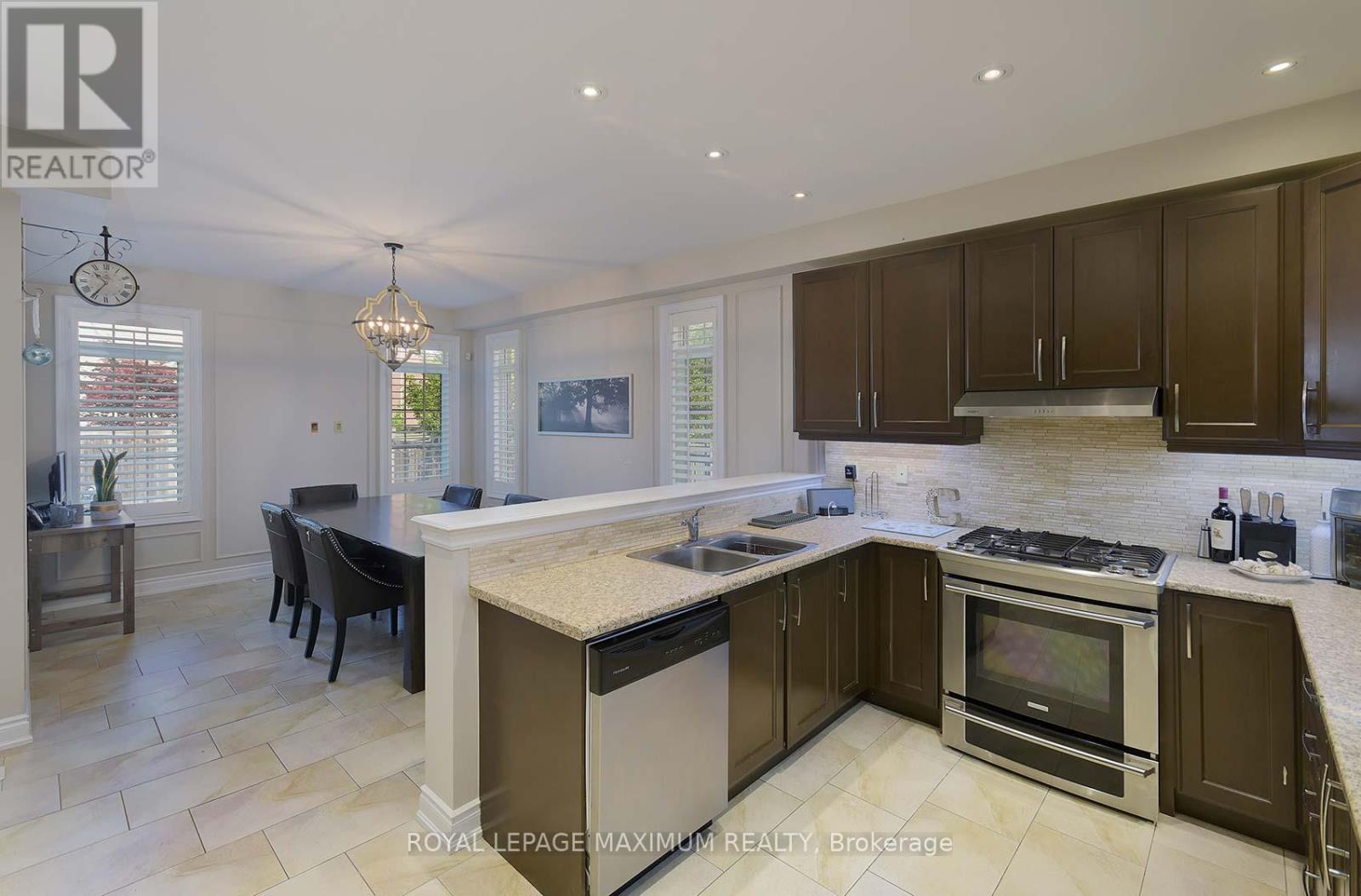












8 SEDGEWICK PLACE

,
Vaughan,




Ontario
L4H3L5

