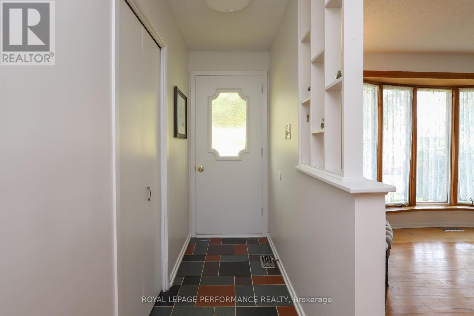 












45 KEEWATIN CRESCENT

,
Ottawa,




Ontario
K2E5S2

