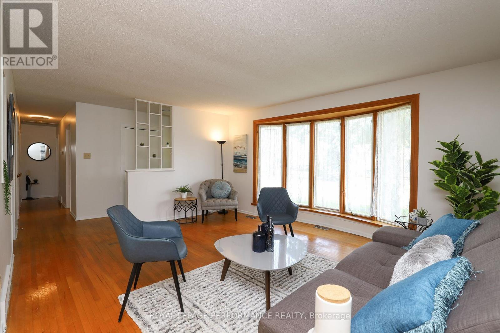 












45 KEEWATIN CRESCENT

,
Ottawa,




Ontario
K2E5S2

