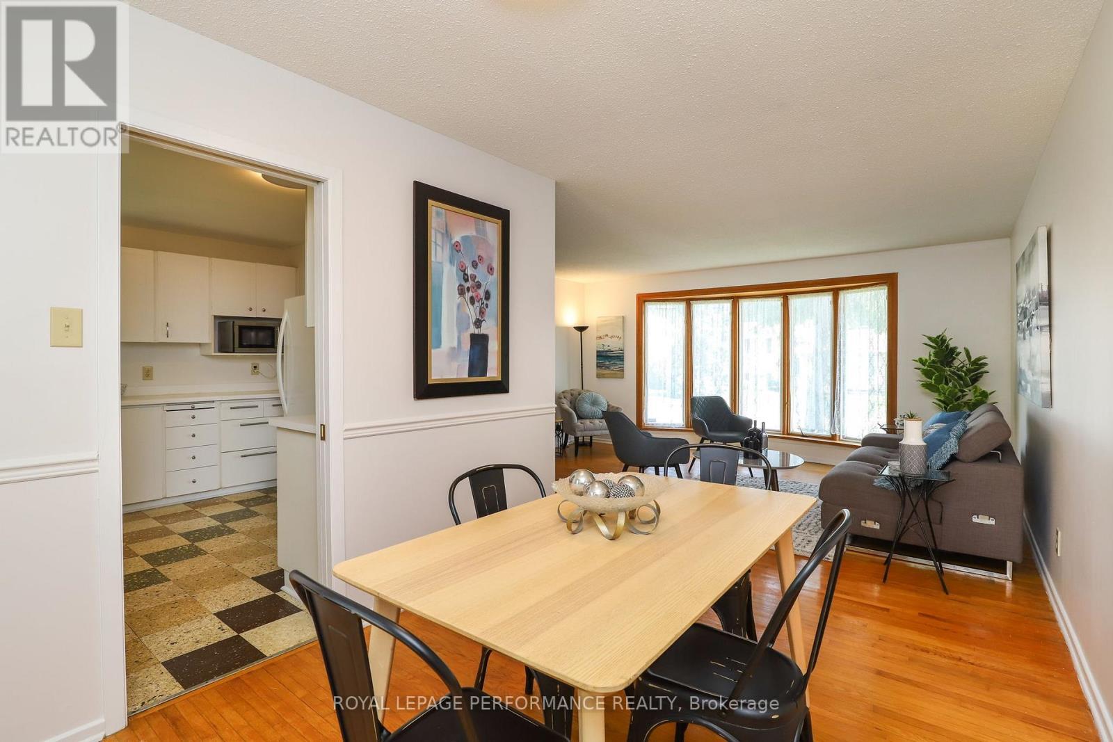 












45 KEEWATIN CRESCENT

,
Ottawa,




Ontario
K2E5S2

