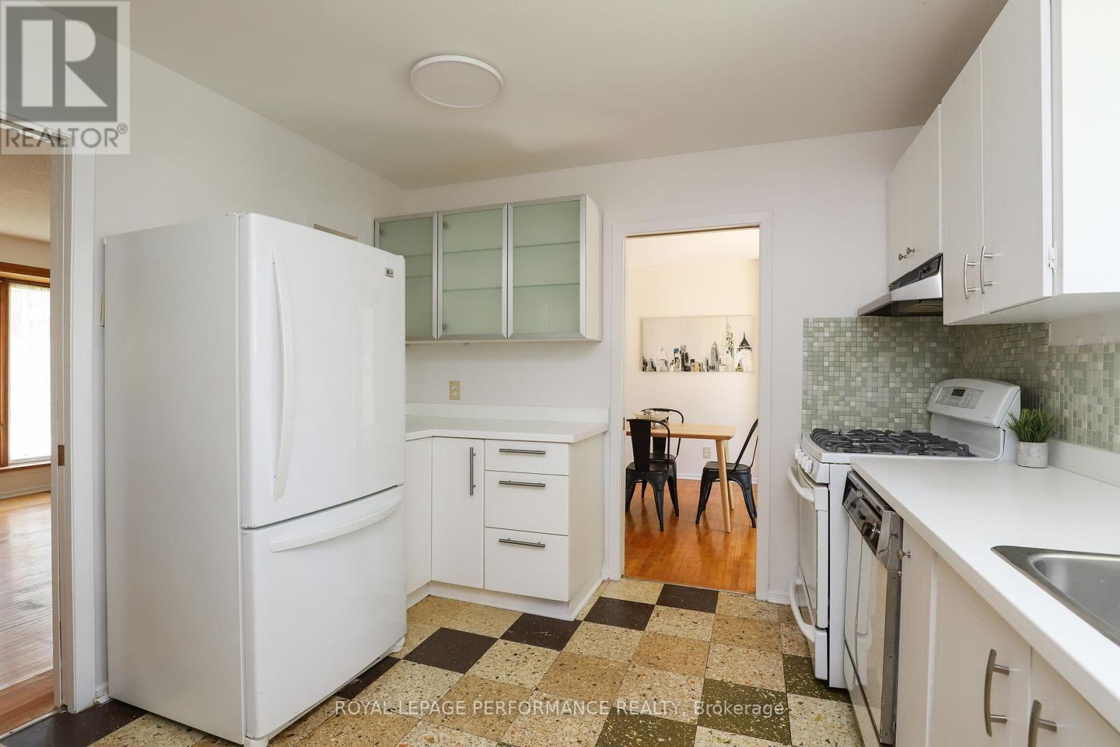 












45 KEEWATIN CRESCENT

,
Ottawa,




Ontario
K2E5S2

