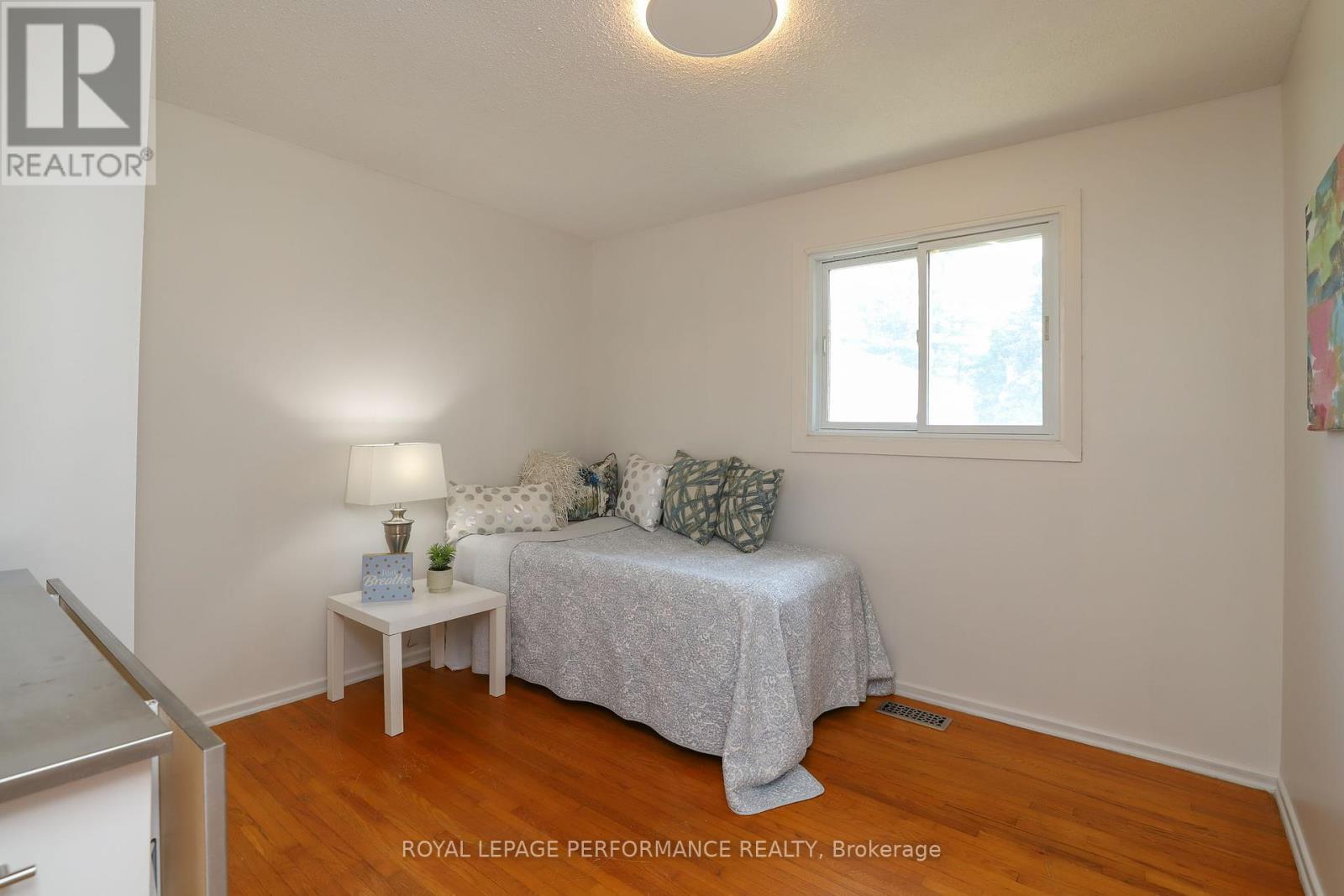 












45 KEEWATIN CRESCENT

,
Ottawa,




Ontario
K2E5S2

