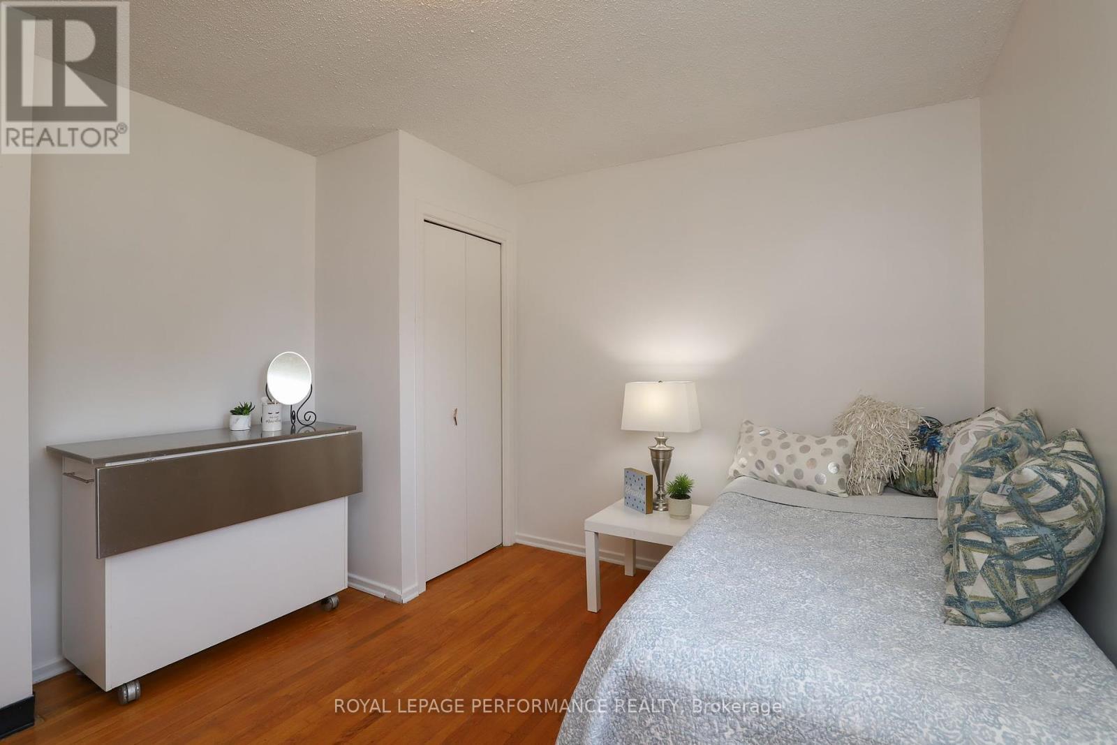 












45 KEEWATIN CRESCENT

,
Ottawa,




Ontario
K2E5S2


