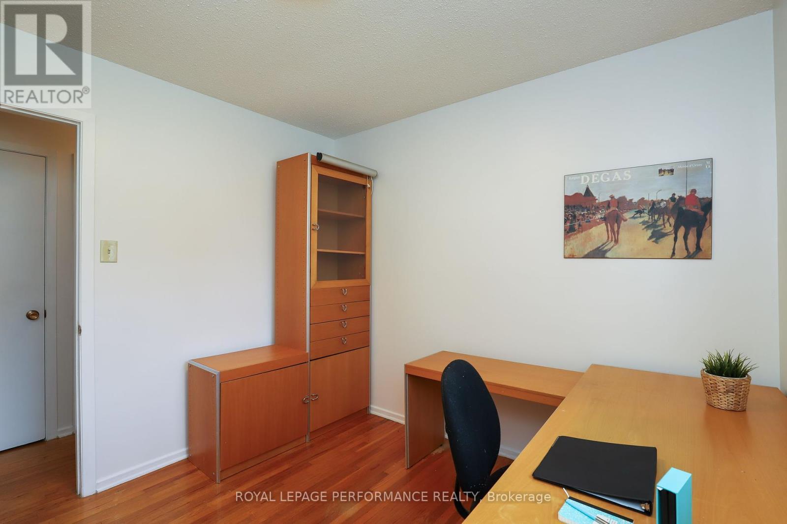 












45 KEEWATIN CRESCENT

,
Ottawa,




Ontario
K2E5S2


