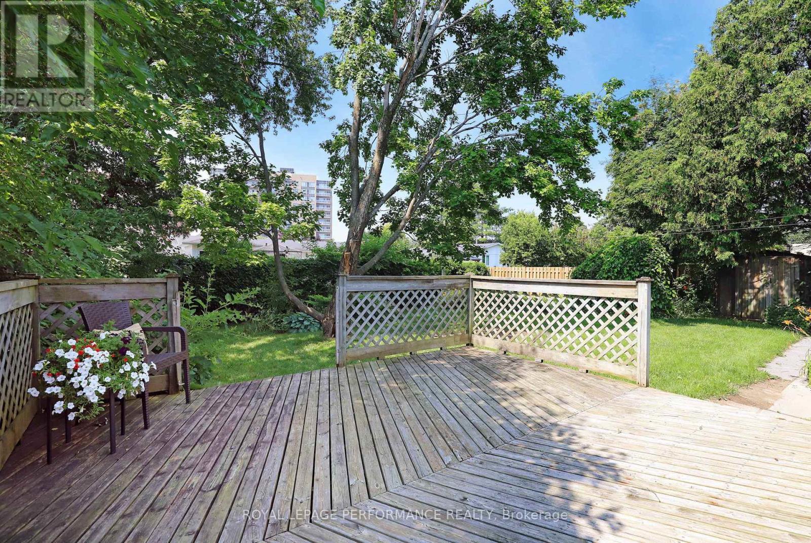 












45 KEEWATIN CRESCENT

,
Ottawa,




Ontario
K2E5S2

