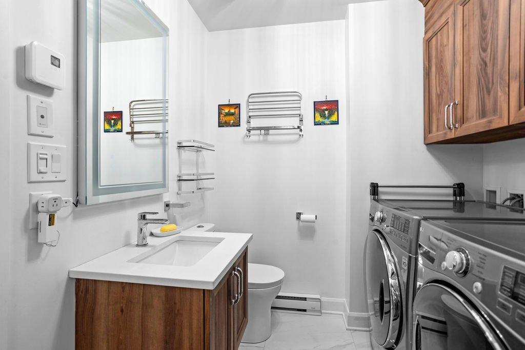 









910


Boul. du Curé-Labelle

, 103,
Blainville,




QC
J7C2L2

