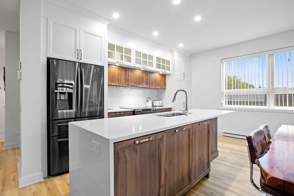 









910


Boul. du Curé-Labelle

, 103,
Blainville,




QC
J7C2L2

