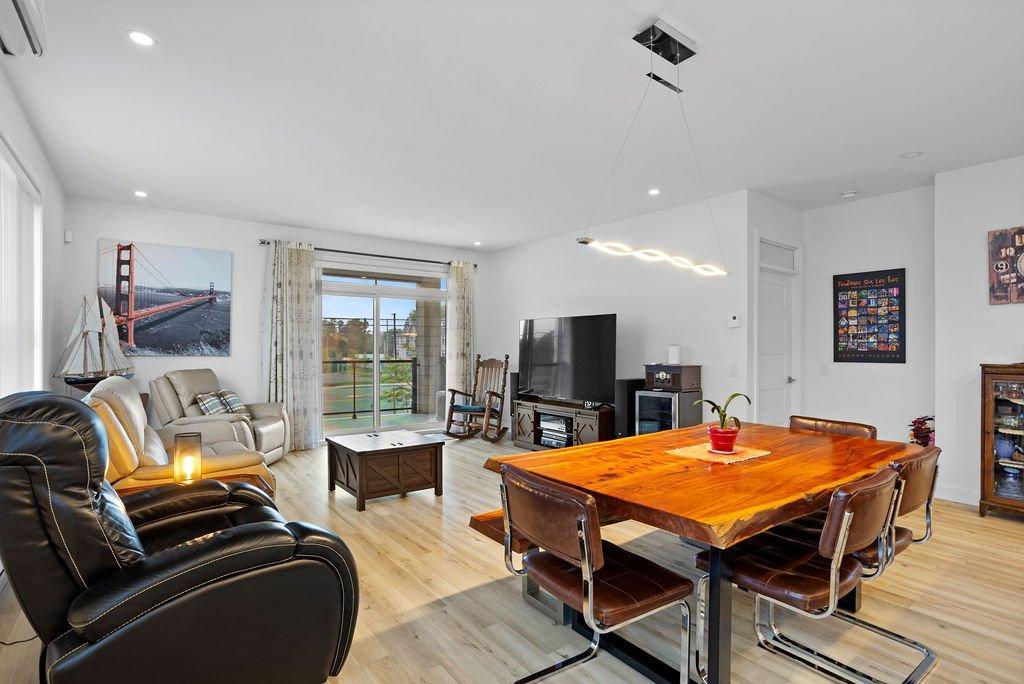 









910


Boul. du Curé-Labelle

, 103,
Blainville,




QC
J7C2L2

