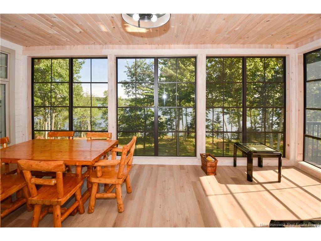 









56


des Perdrix

LANE,
Pointe-À-Tom,




NB
E1X 0A5

