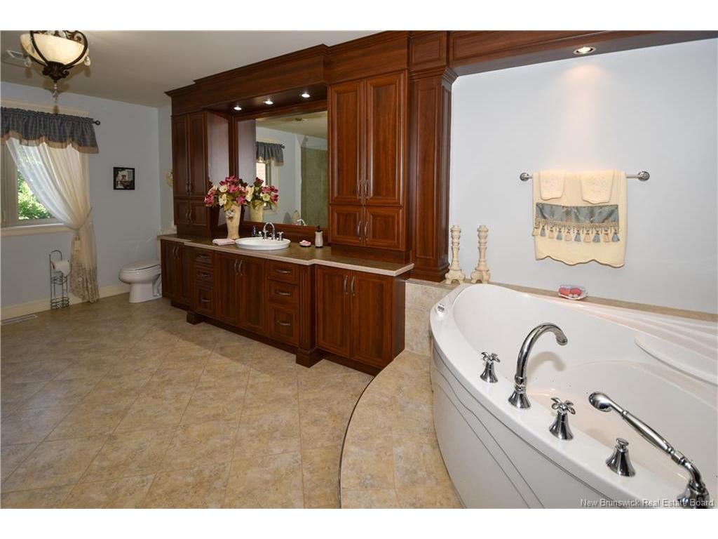 









56


des Perdrix

LANE,
Pointe-À-Tom,




NB
E1X 0A5

