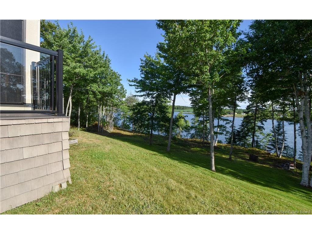 









56


des Perdrix

LANE,
Pointe-À-Tom,




NB
E1X 0A5

