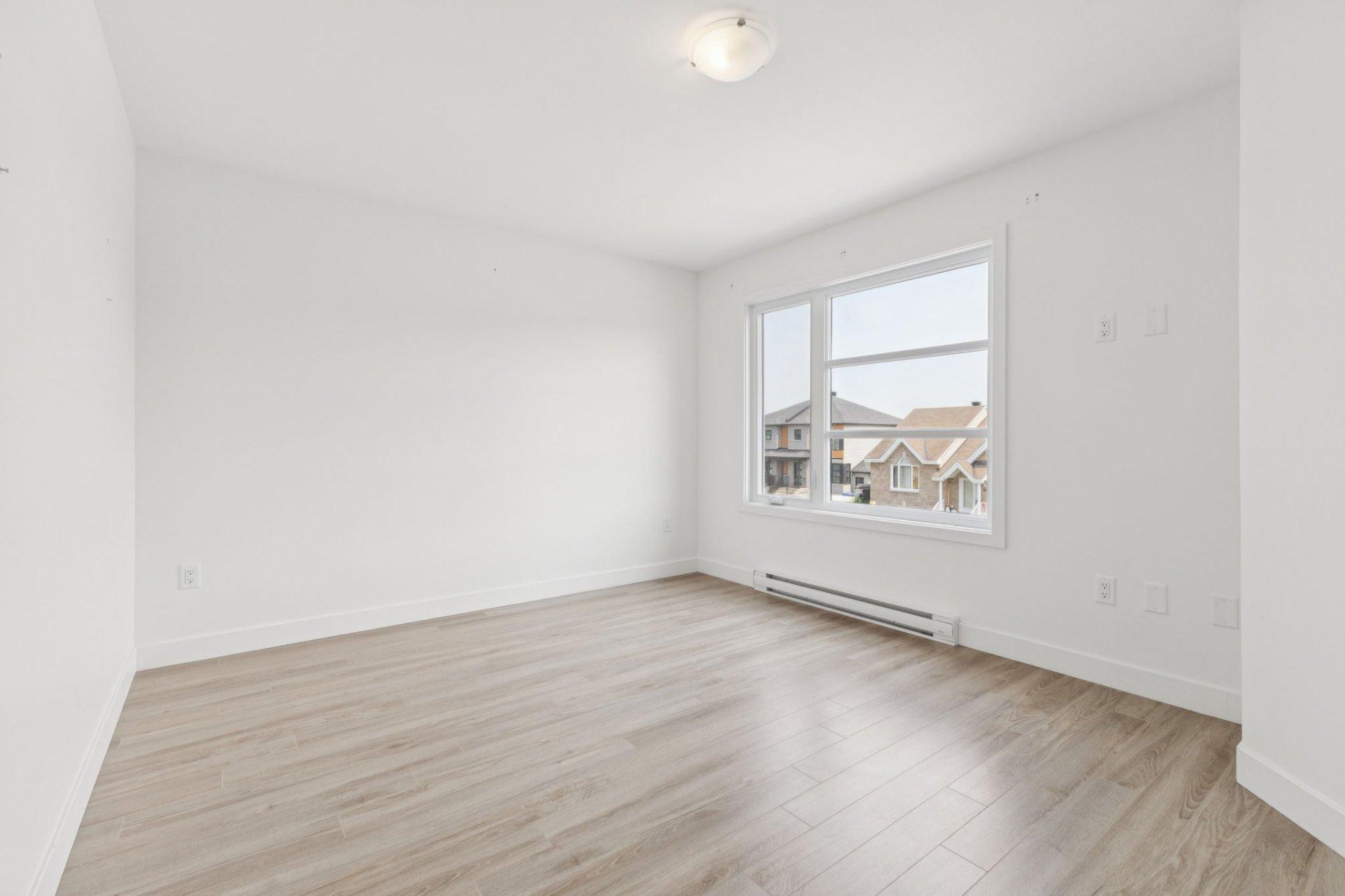 









203


Rue Guy-Lafleur

,
Thurso,




QC
J0X3B0

