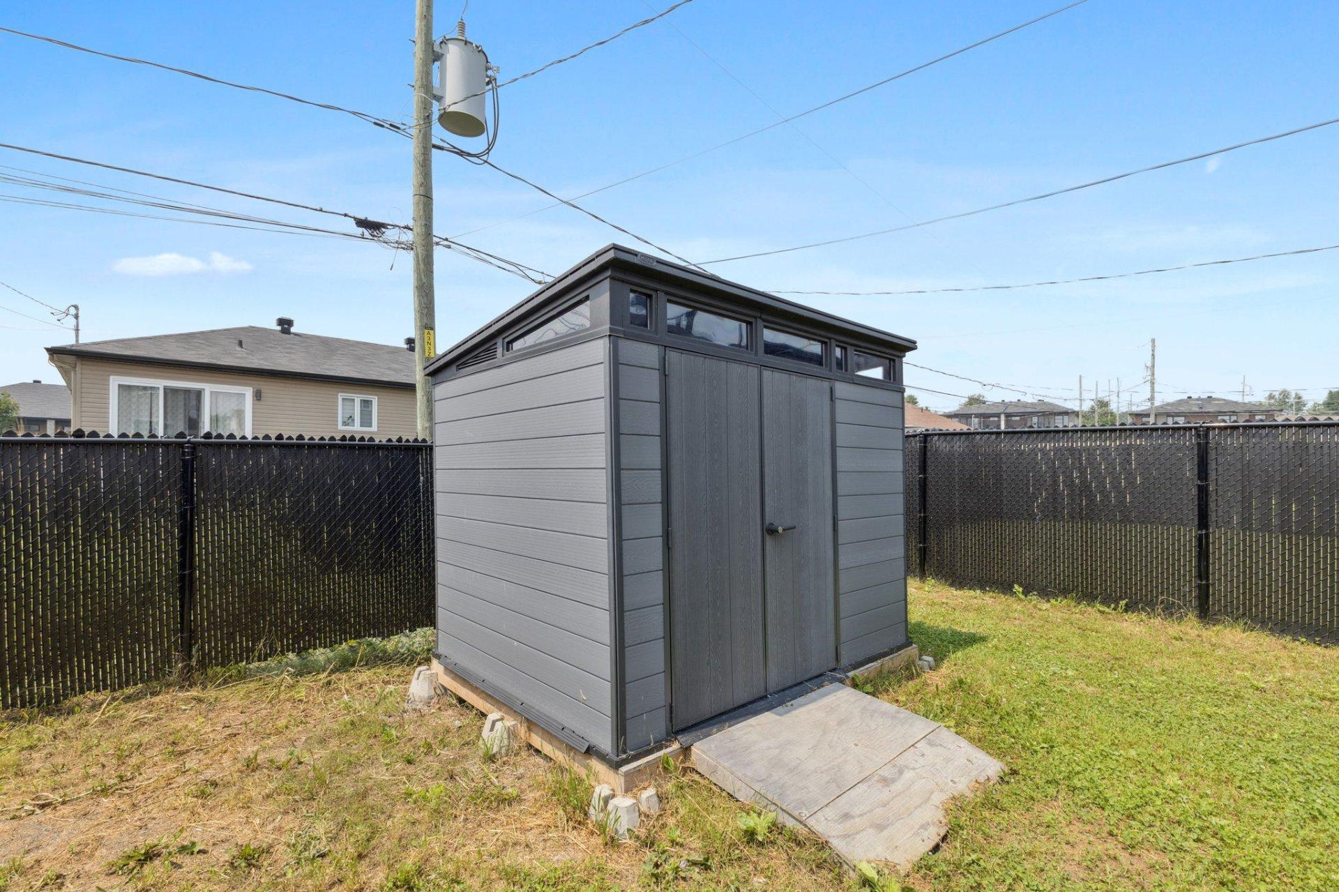 









203


Rue Guy-Lafleur

,
Thurso,




QC
J0X3B0

