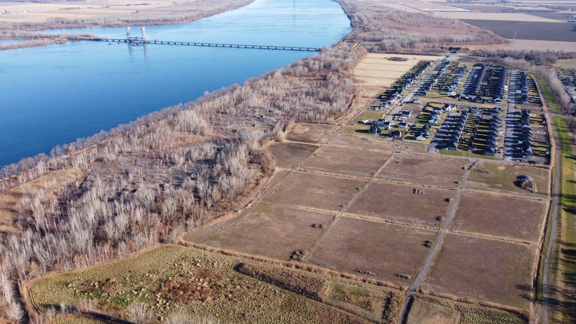 












Rue du Quai

,
Saint-Louis-de-Gonzague,







QC
J0S1T0

