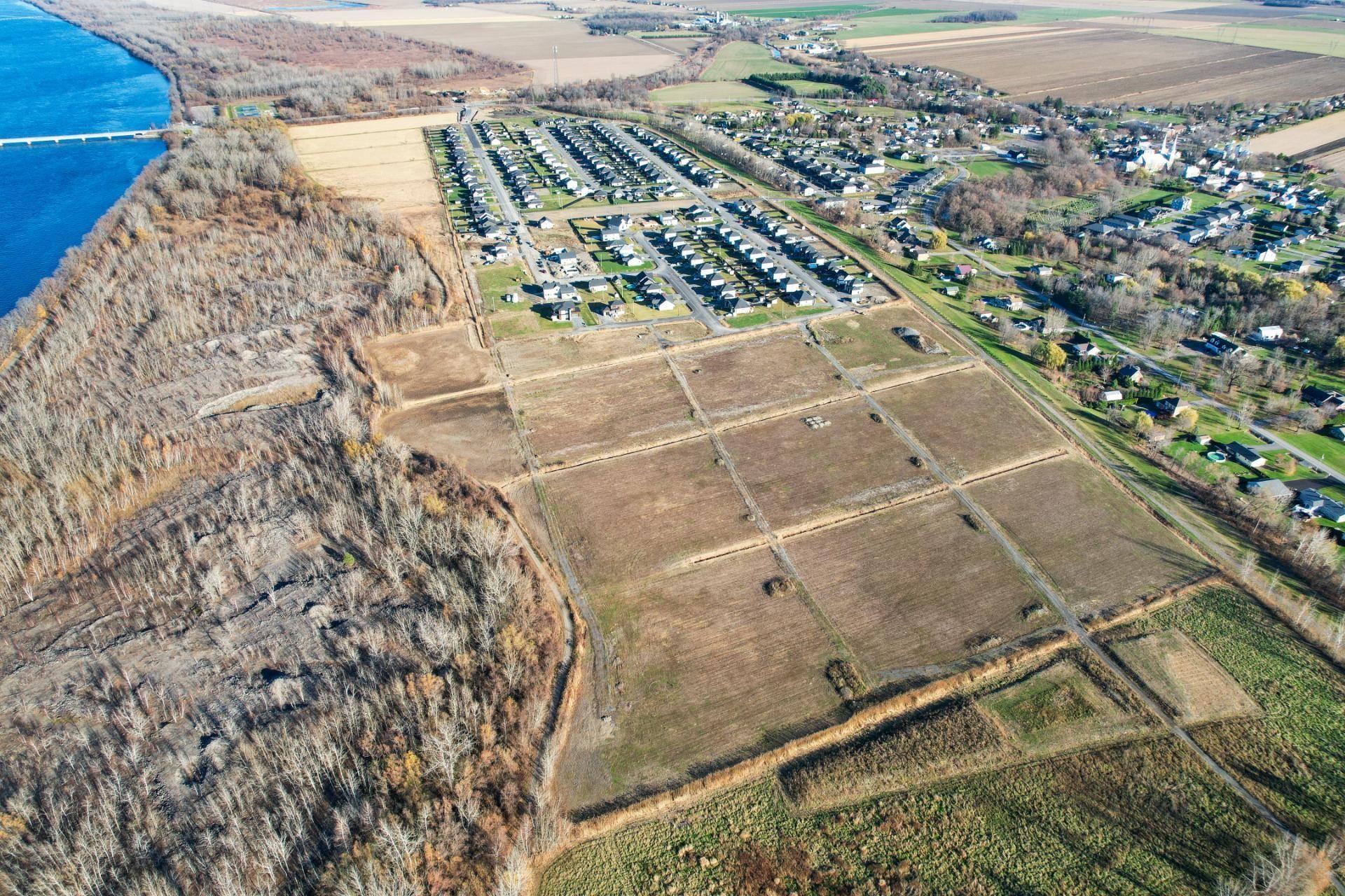 












Rue du Quai

,
Saint-Louis-de-Gonzague,







QC
J0S1T0

