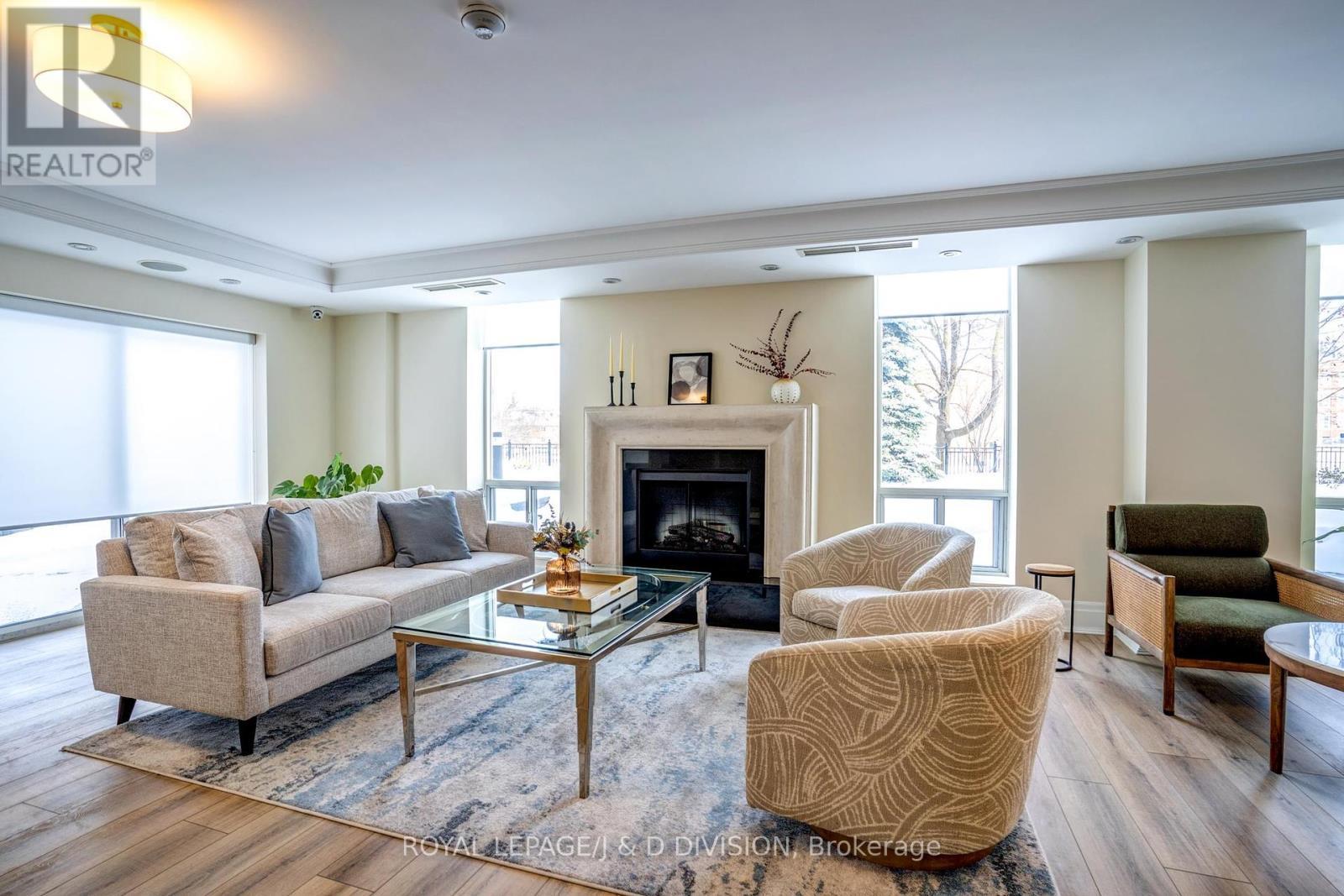 












601 - 451 ROSEWELL AVENUE

,
Toronto,




Ontario
M4R2H8

