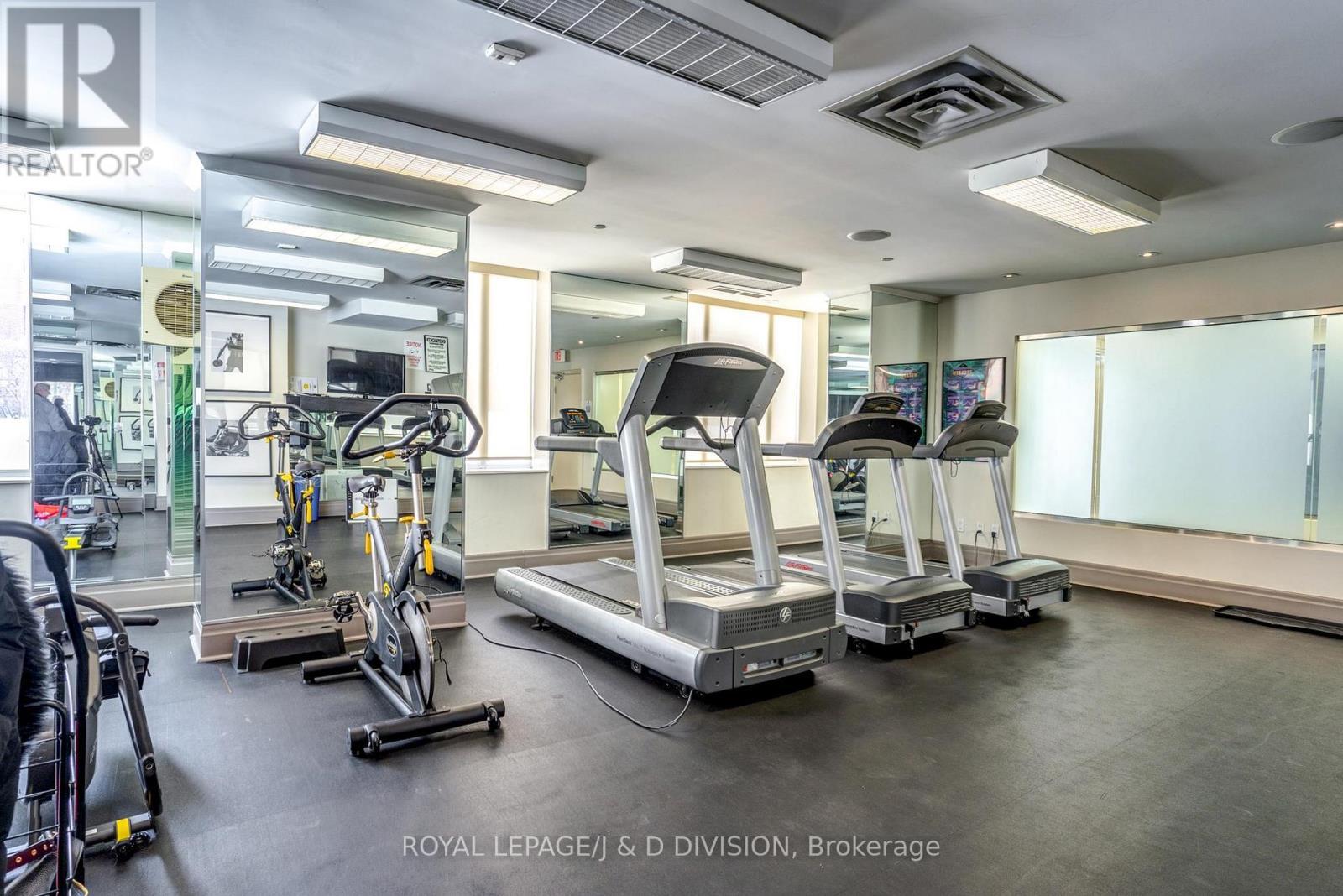 












601 - 451 ROSEWELL AVENUE

,
Toronto,




Ontario
M4R2H8

