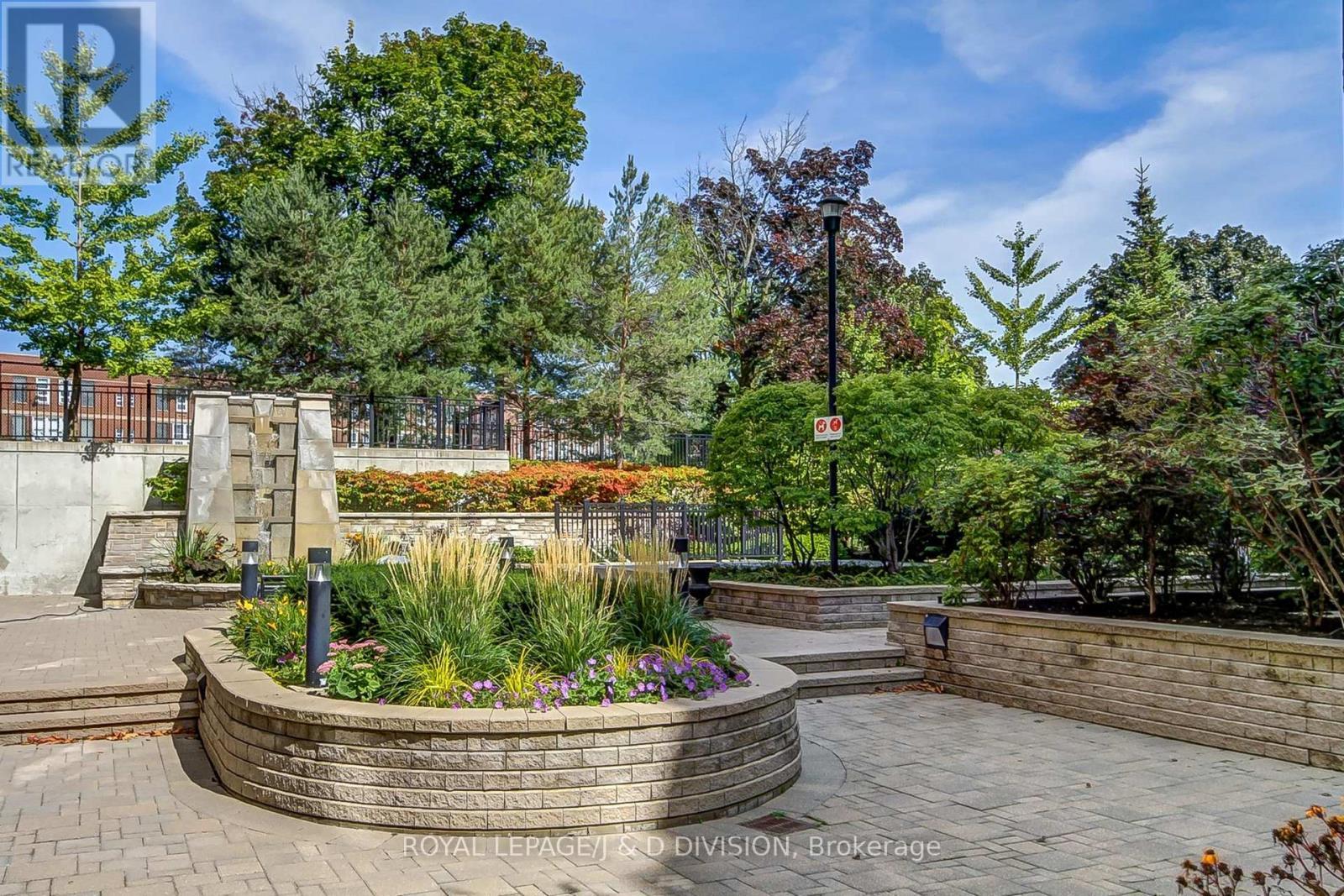 












601 - 451 ROSEWELL AVENUE

,
Toronto,




Ontario
M4R2H8


