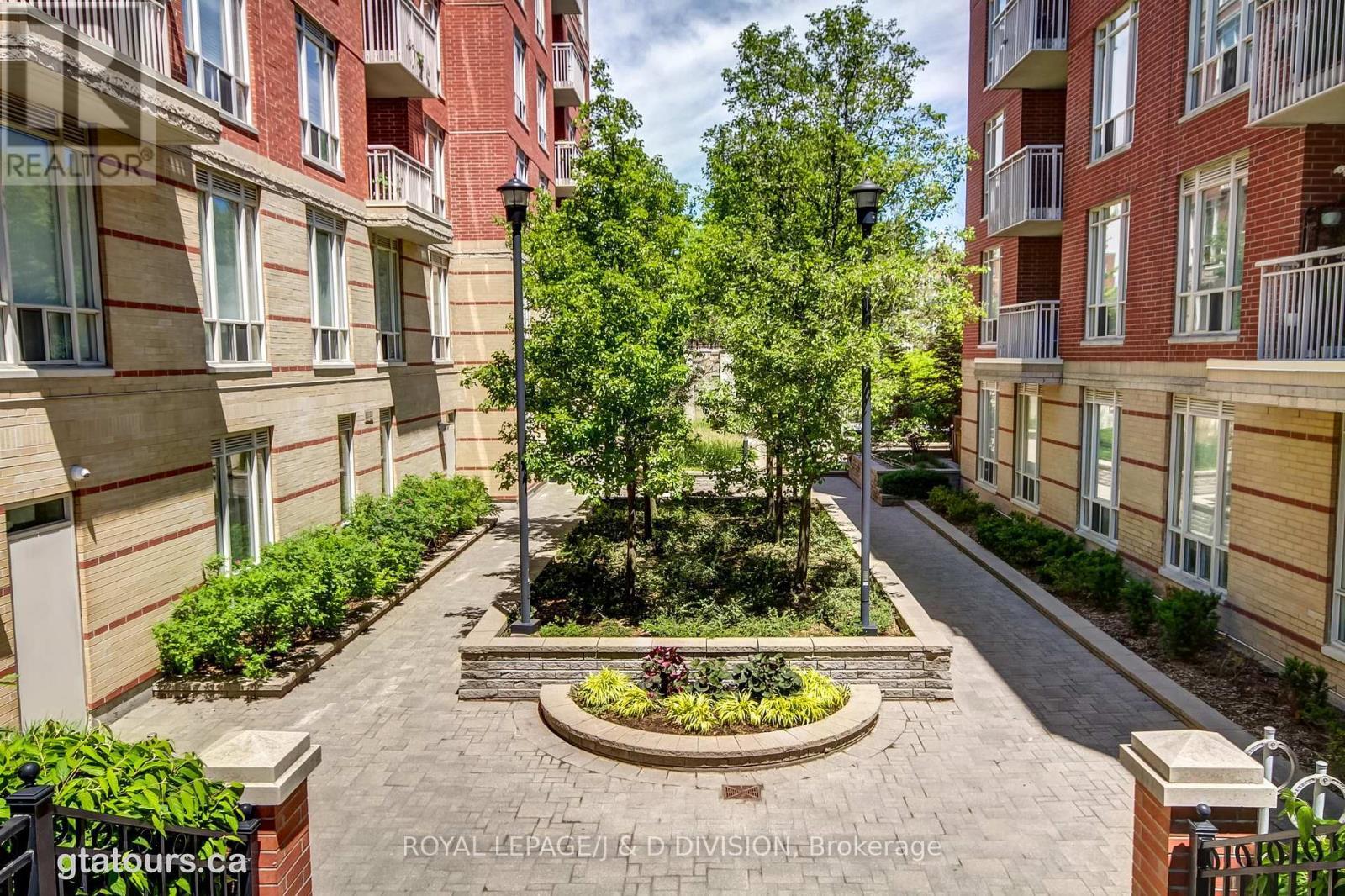 












601 - 451 ROSEWELL AVENUE

,
Toronto,




Ontario
M4R2H8

