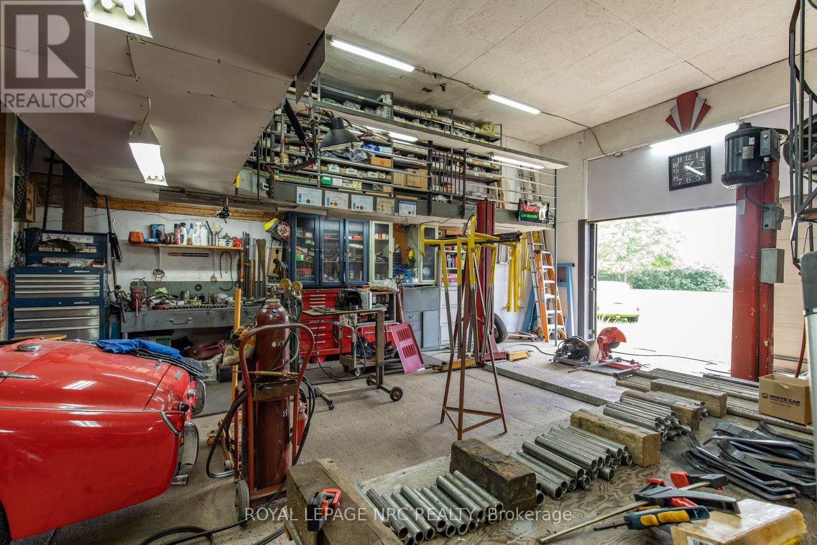 












4049 YAGER ROAD

,
Port Colborne (Bethel),




Ontario
L3K5V5

