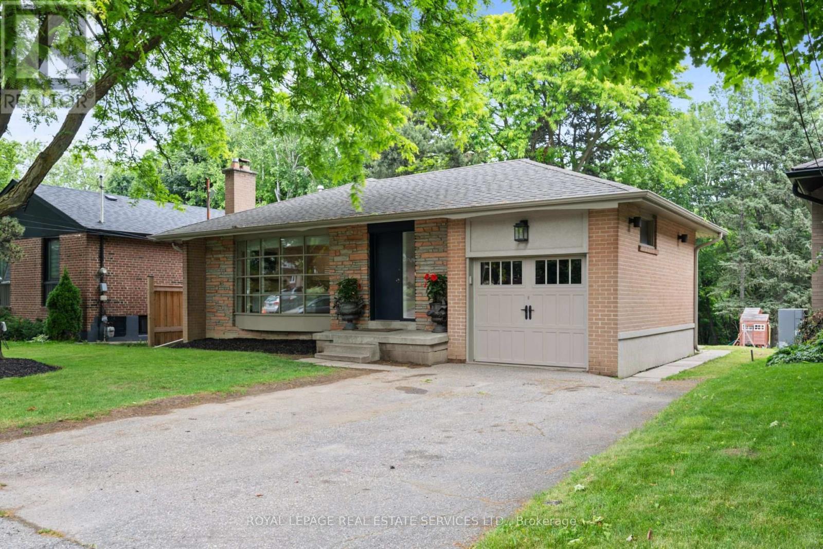 












106 WEST DEANE PARK DRIVE

,
Toronto,




Ontario
M9B2S5

